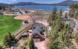 Lakefront Haven