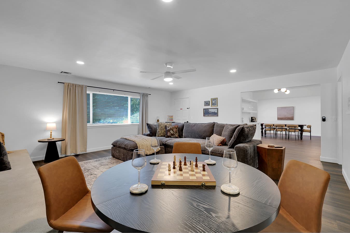 Cozy Home with Big Yard, Games, Fire Pit, Dogs OK