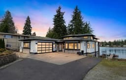 4BR 4BA Modern Lakefront Lodge - Lake Burien