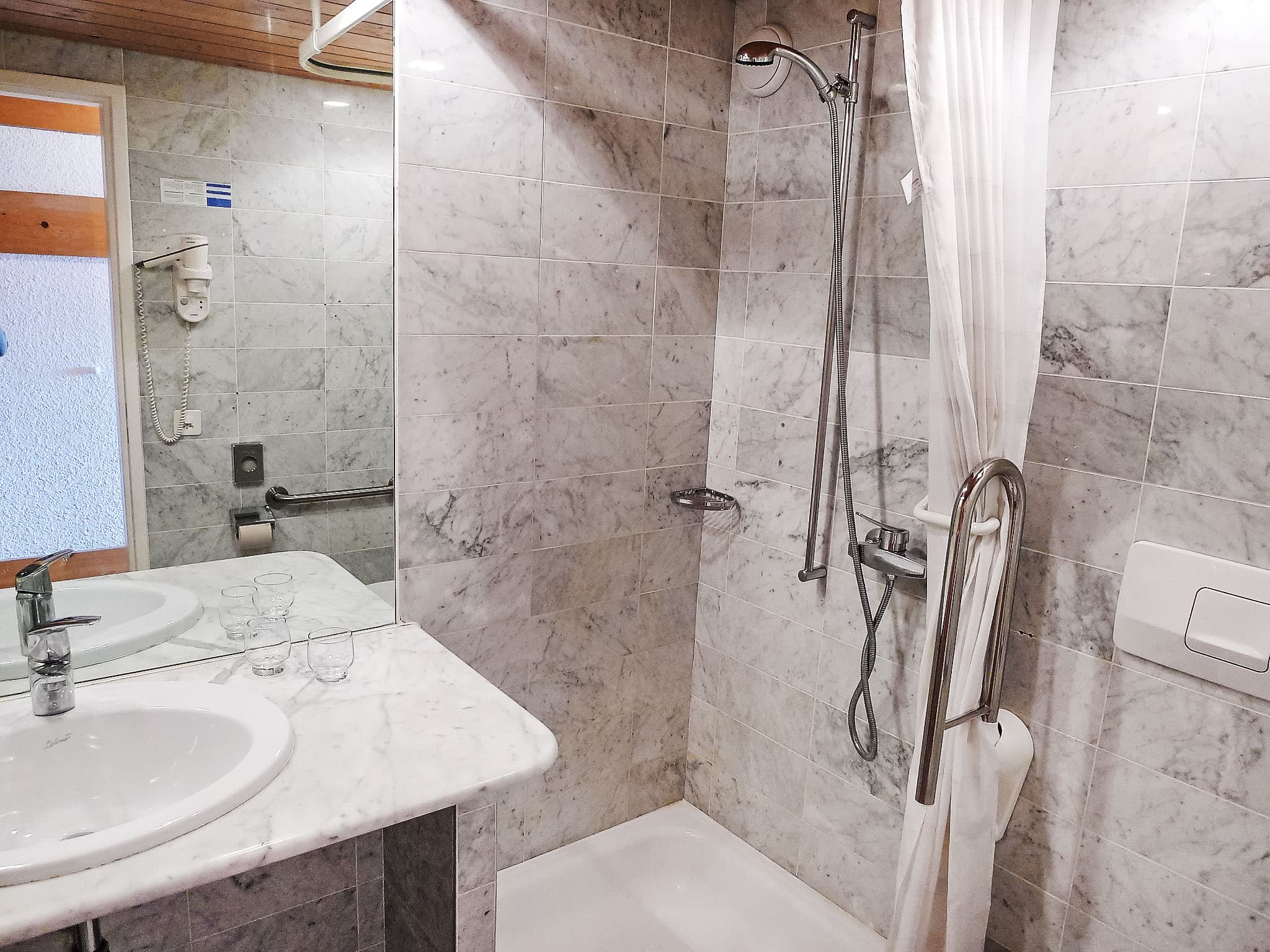 Bathroom / Wellness