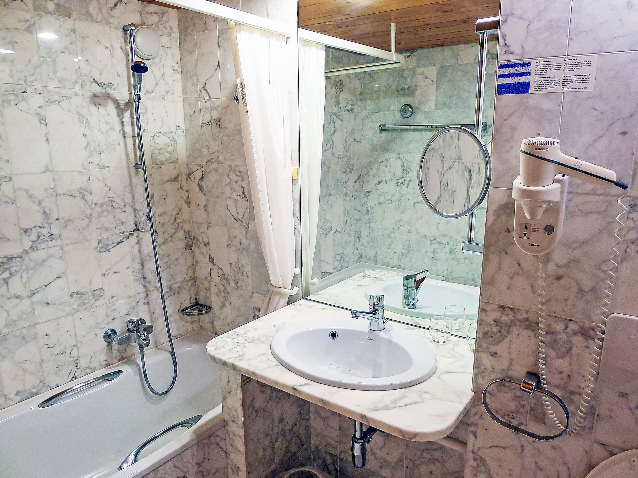 Bathroom / Wellness