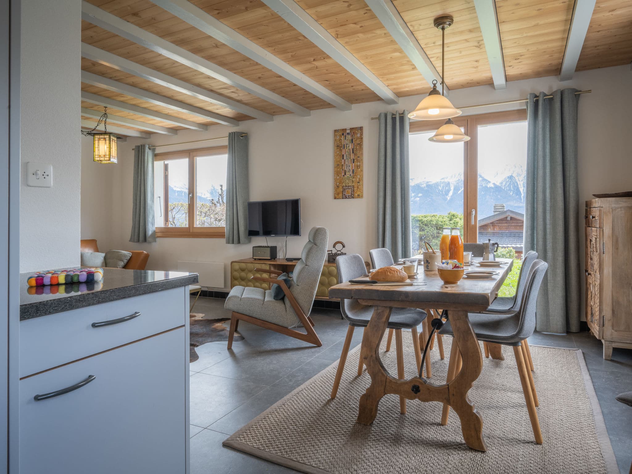 Kitchen / Dining Room