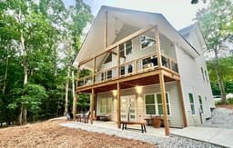 Hopewood Retreat in Lake Hartwell near Clemson