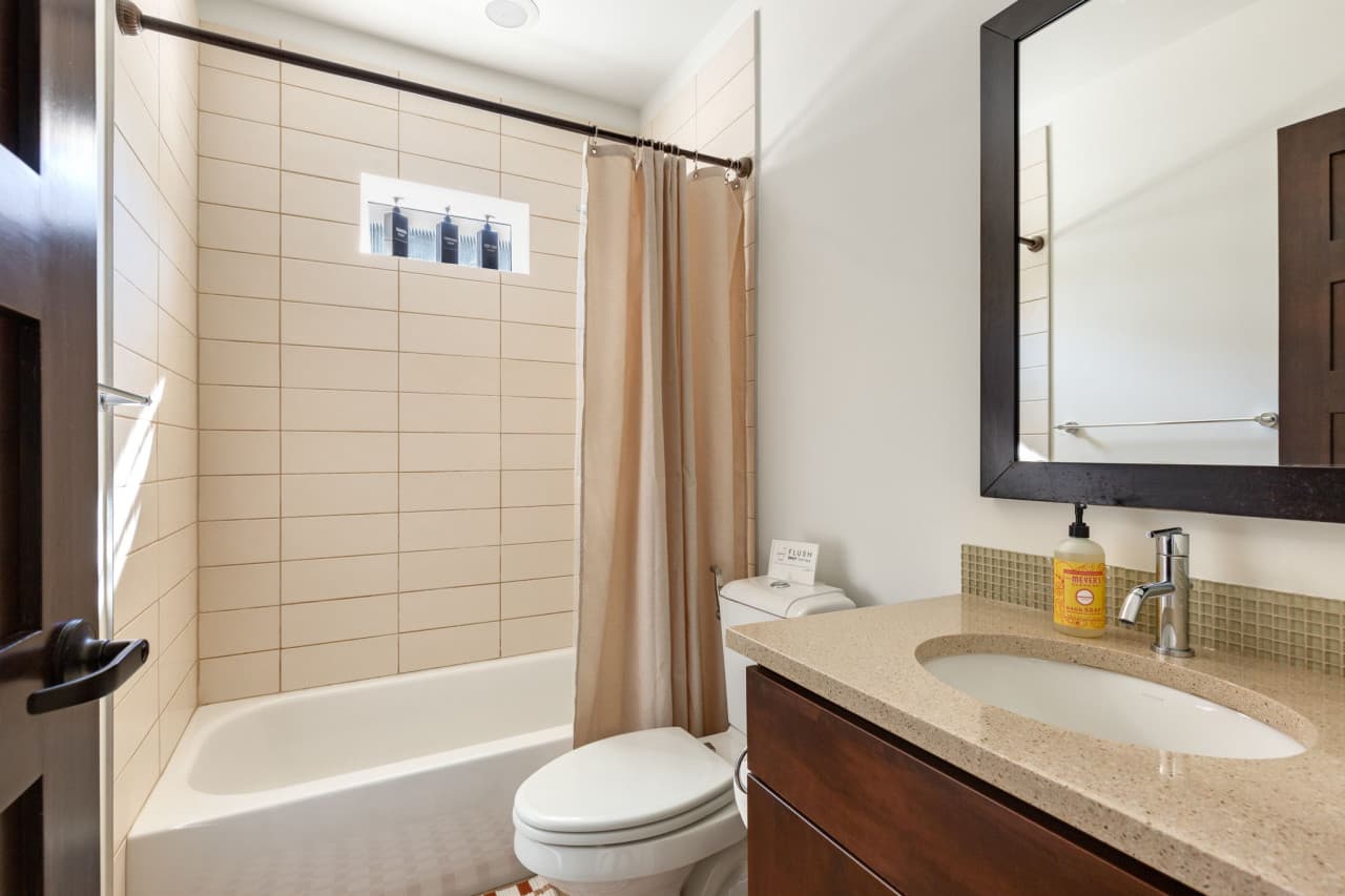 5121 S Orcas St, Seattle_0033.jpg