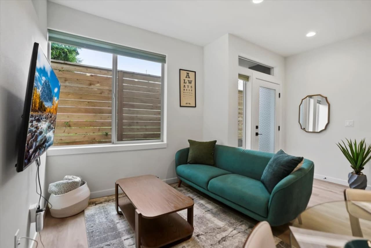 26-823 NE 70th St, Seattle, WA 98115 (29)