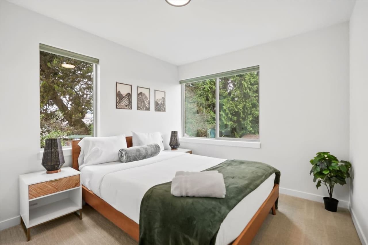 35-823 NE 70th St, Seattle, WA 98115 (23)