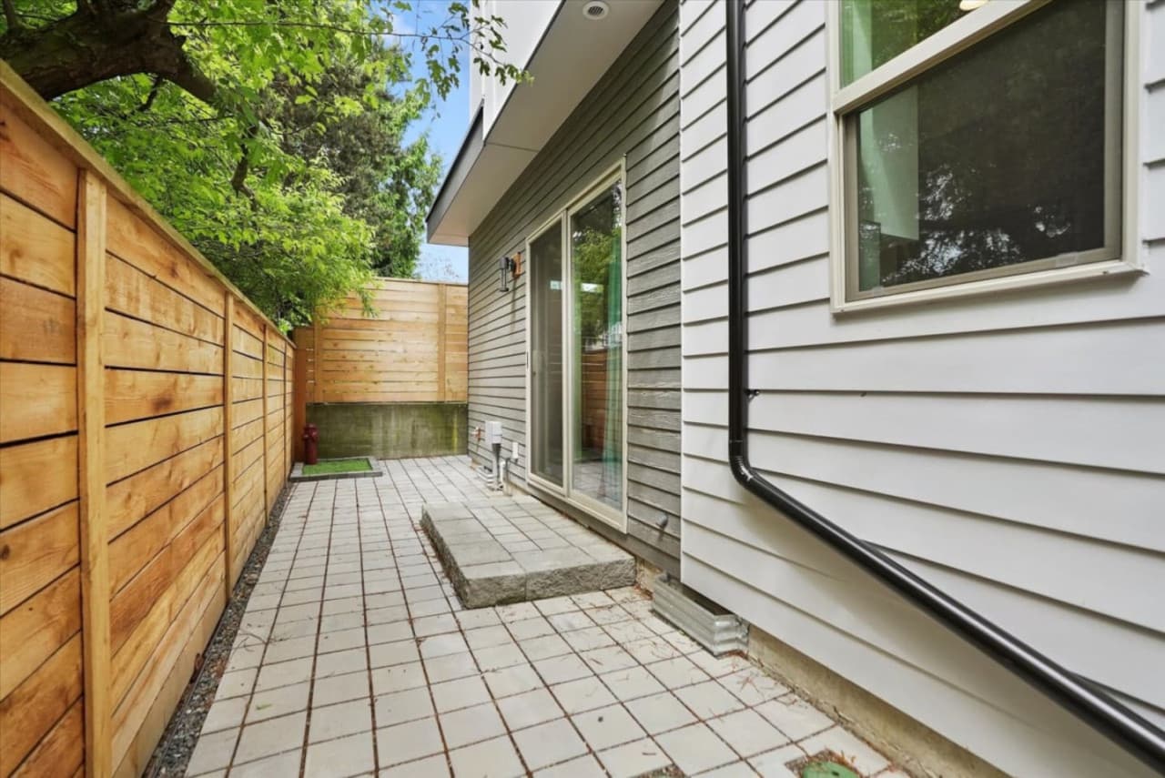 18-823 NE 70th St, Seattle, WA 98115 (18)
