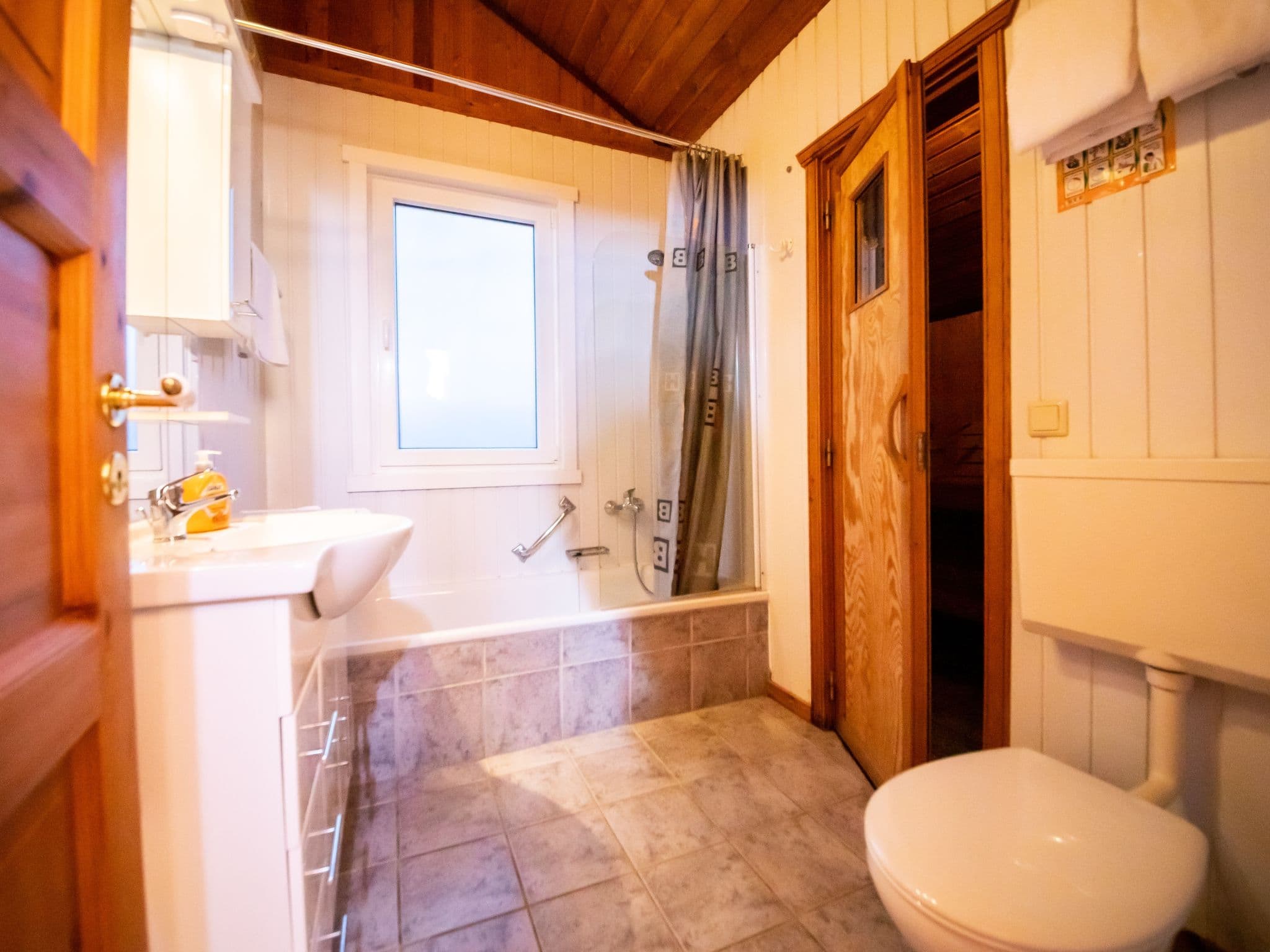 Bathroom / Wellness