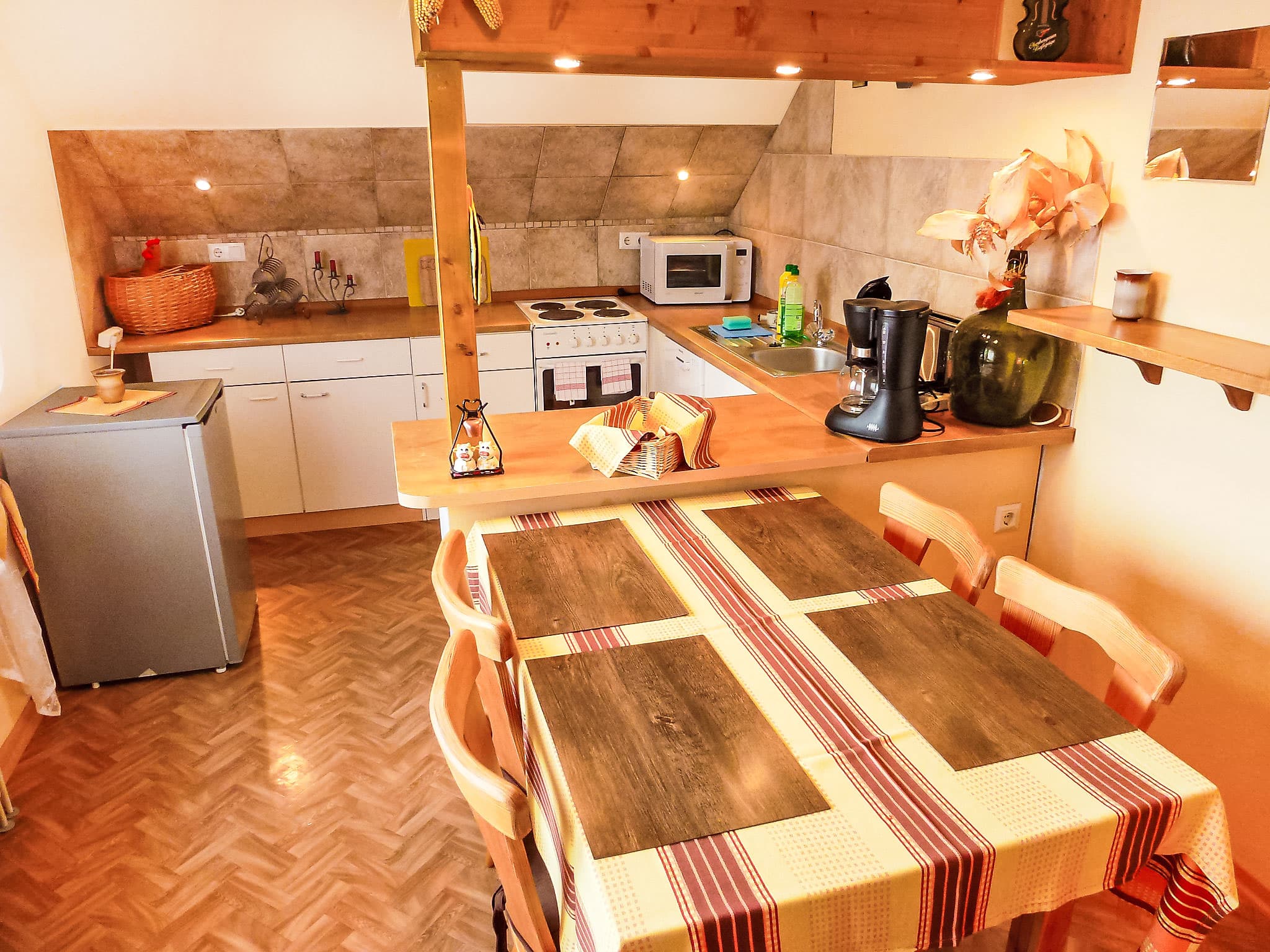 Kitchen / Dining Room