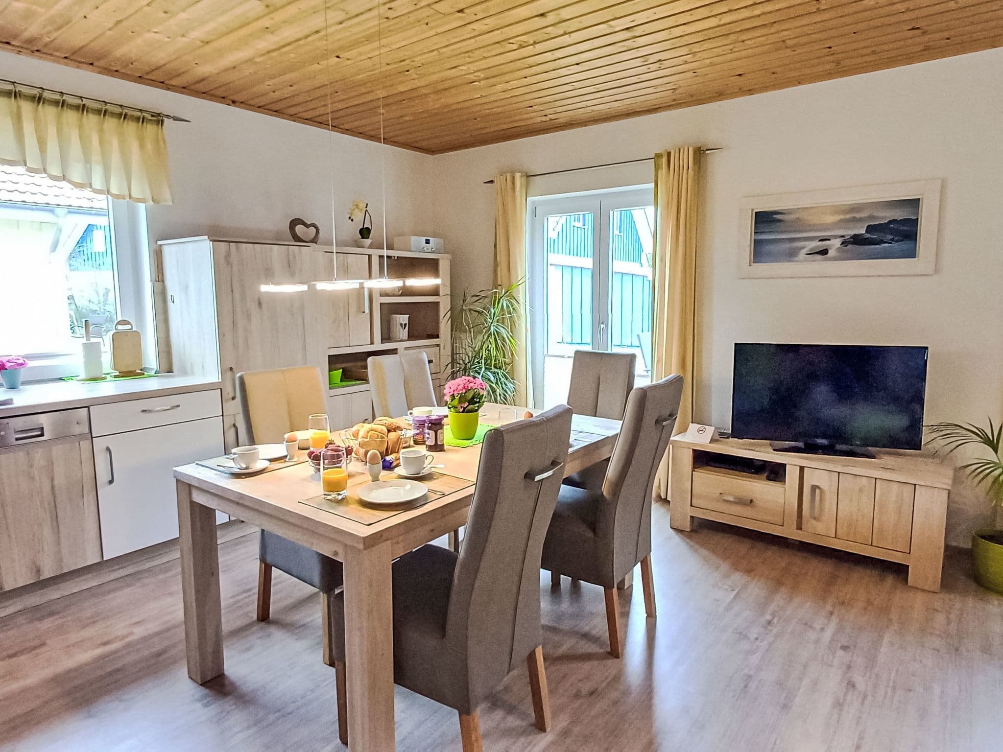 Kitchen / Dining Room