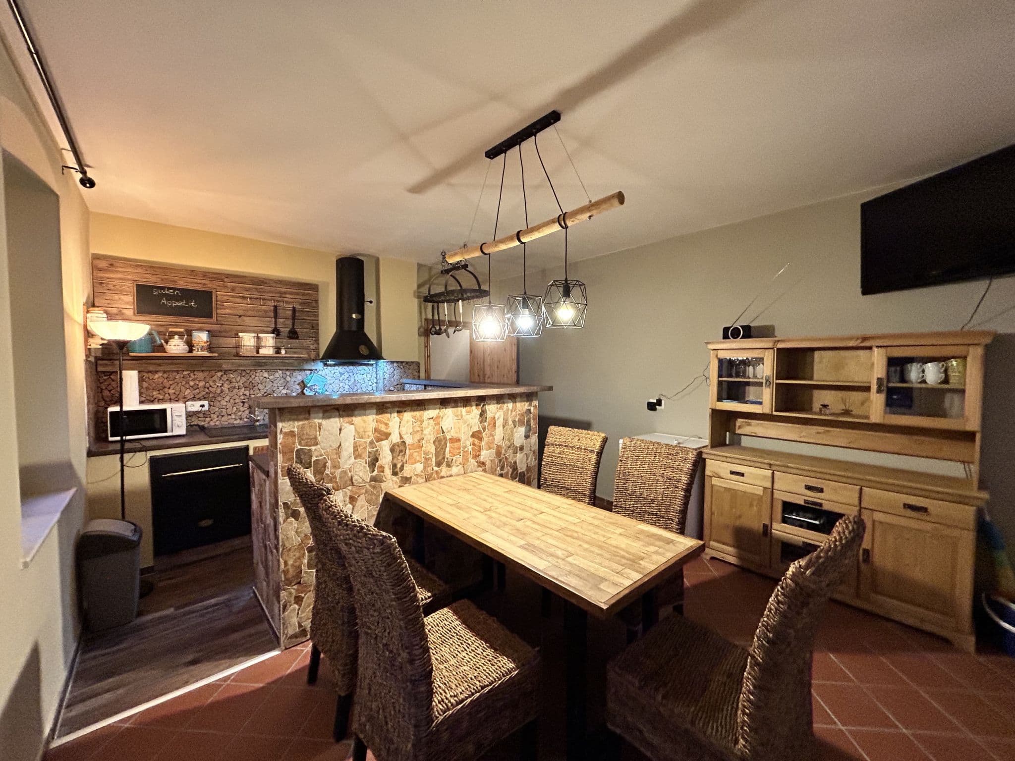 Kitchen / Dining Room