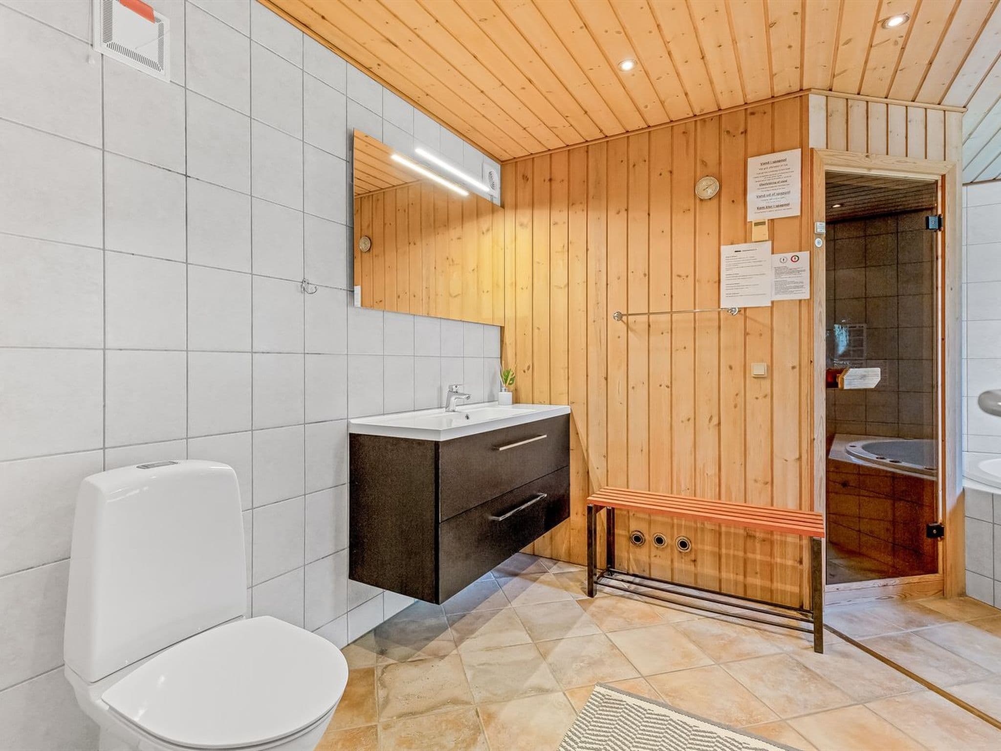 Bathroom / Wellness