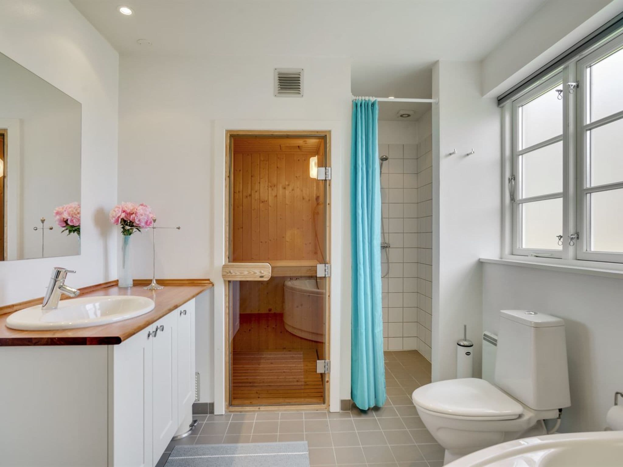 Bathroom / Wellness