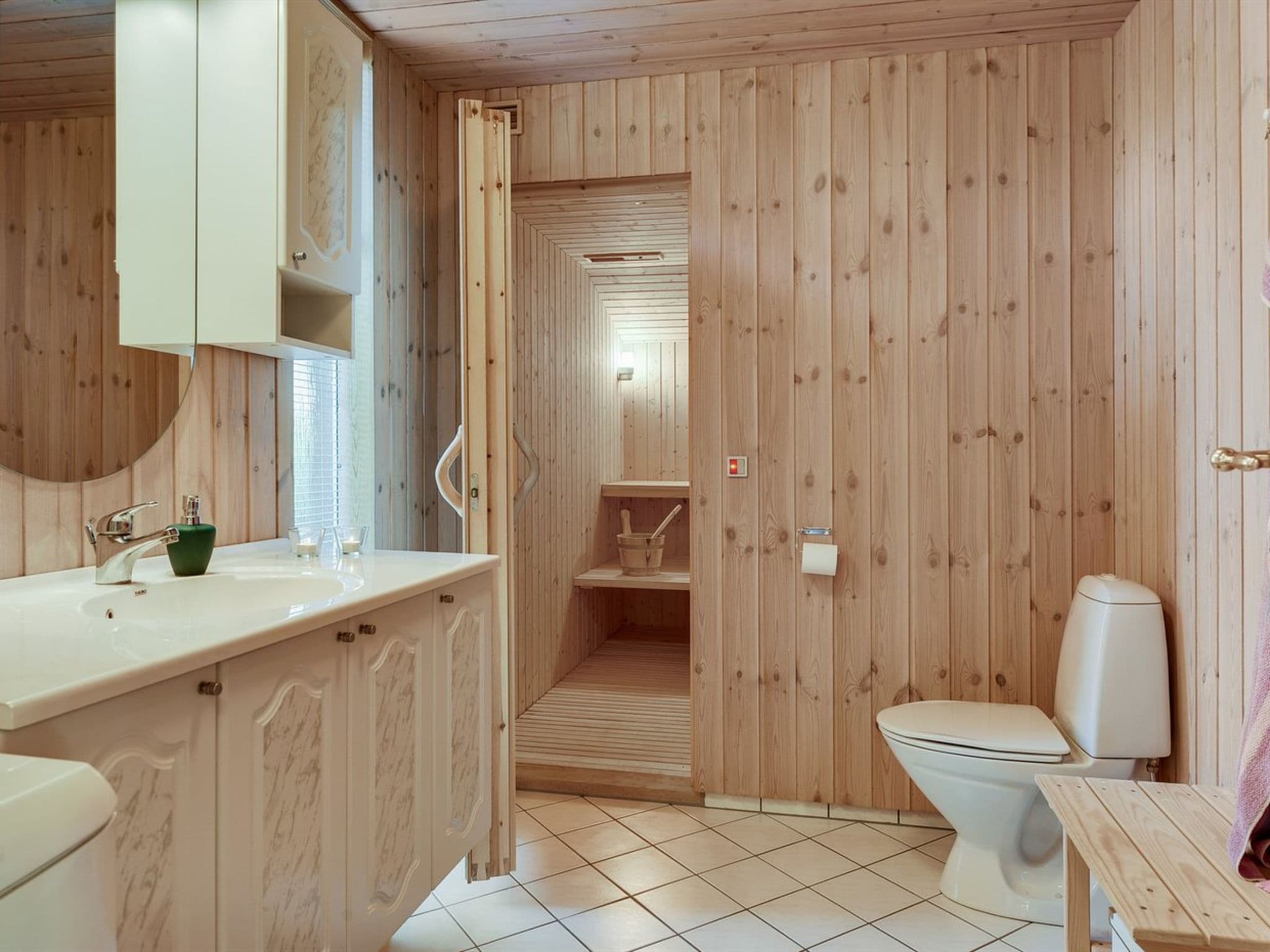Bathroom / Wellness