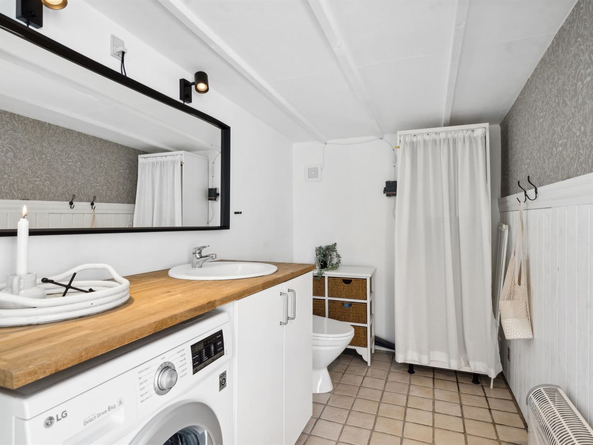 Bathroom / Wellness