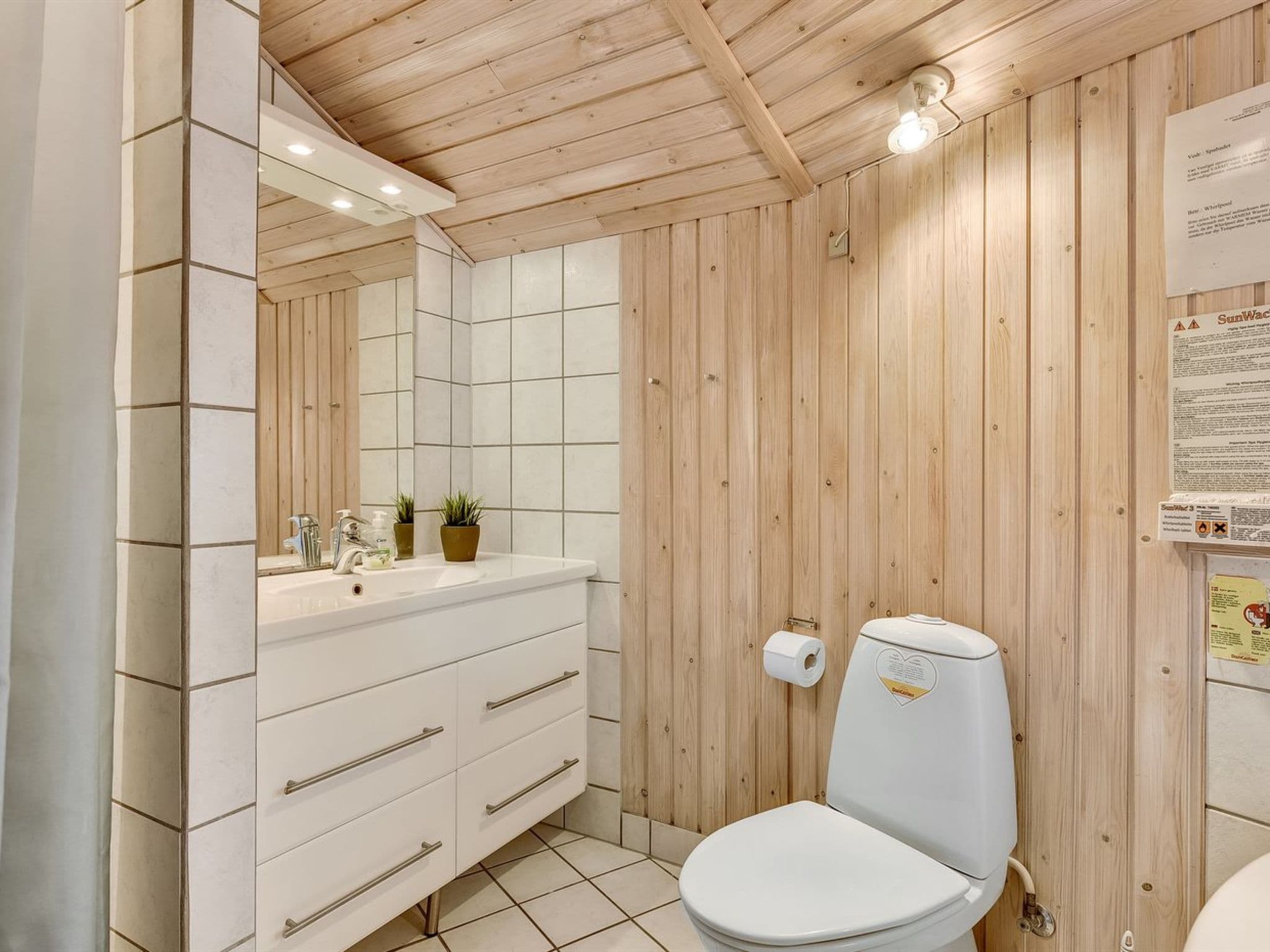 Bathroom / Wellness