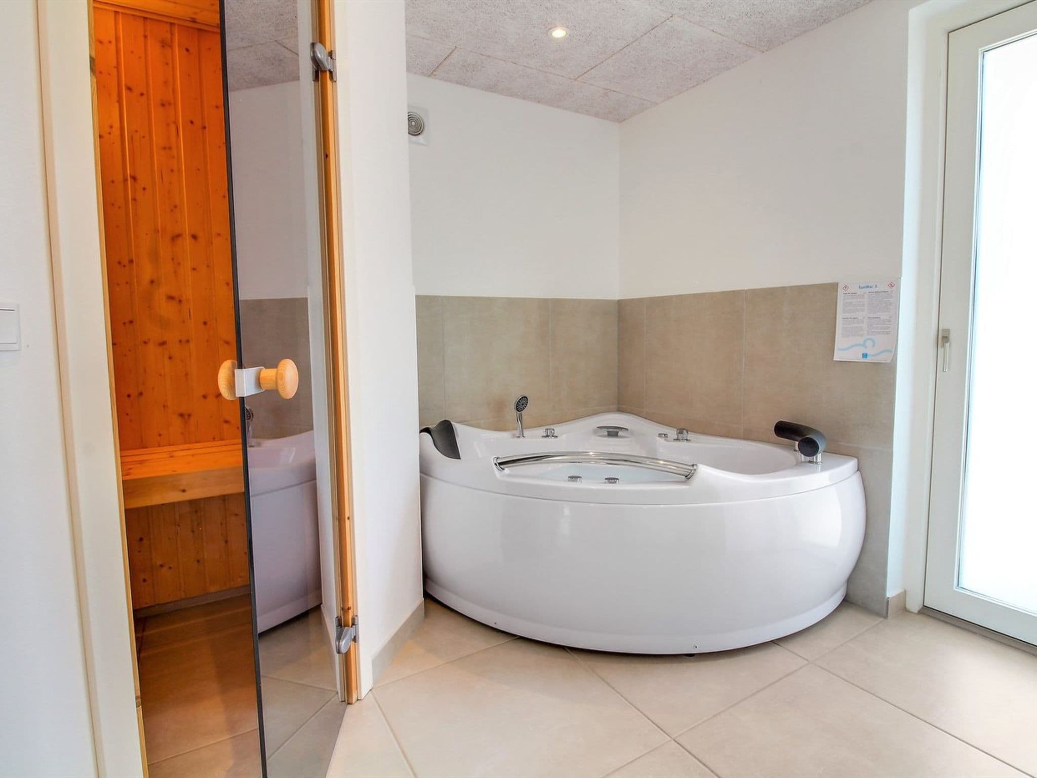 Bathroom / Wellness