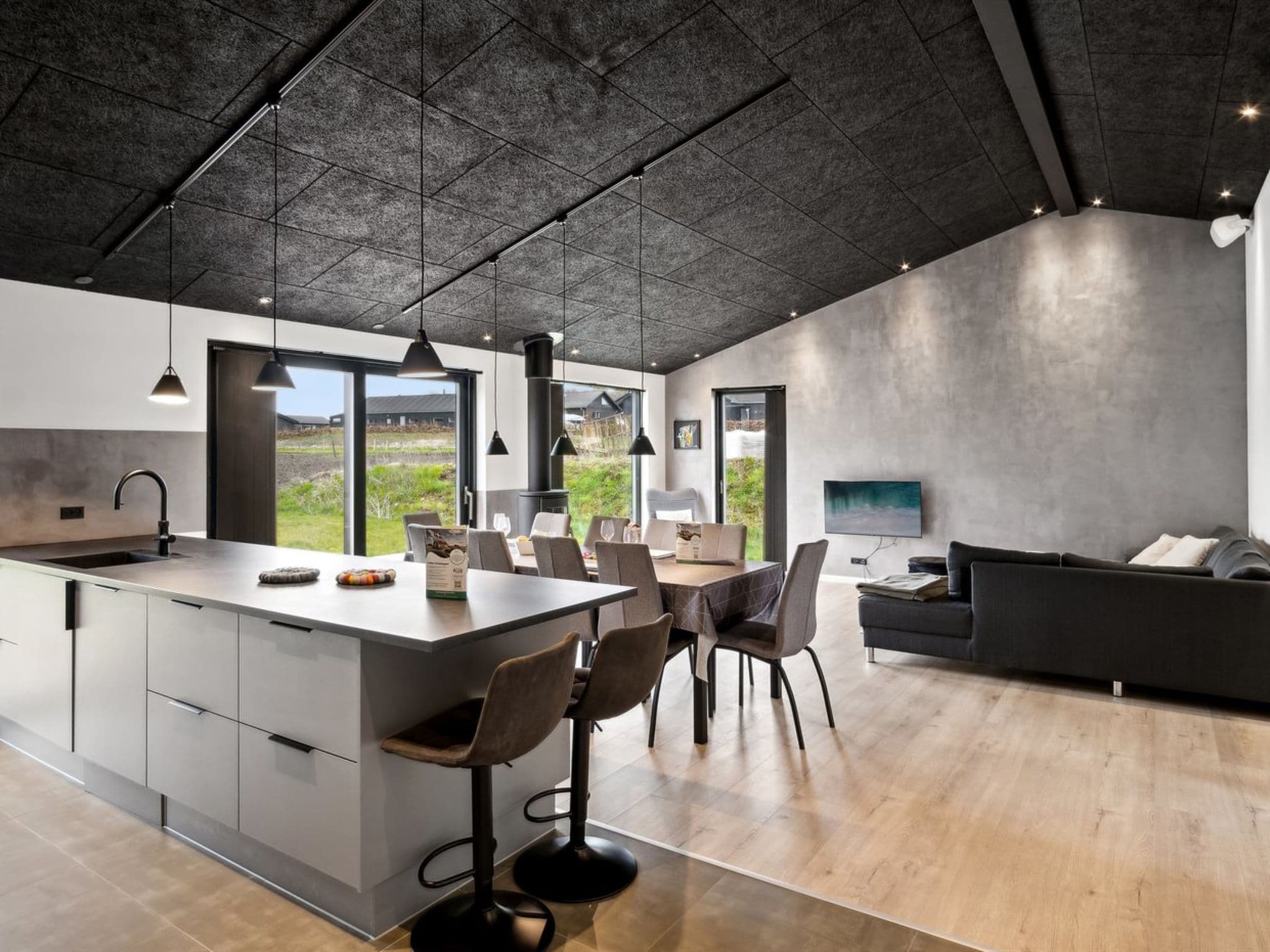 Kitchen / Dining Room