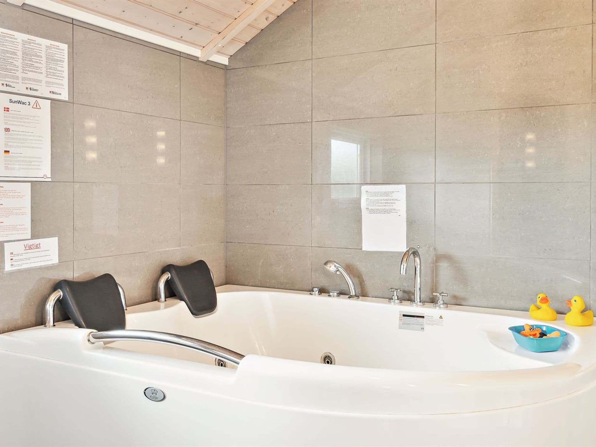 Bathroom / Wellness