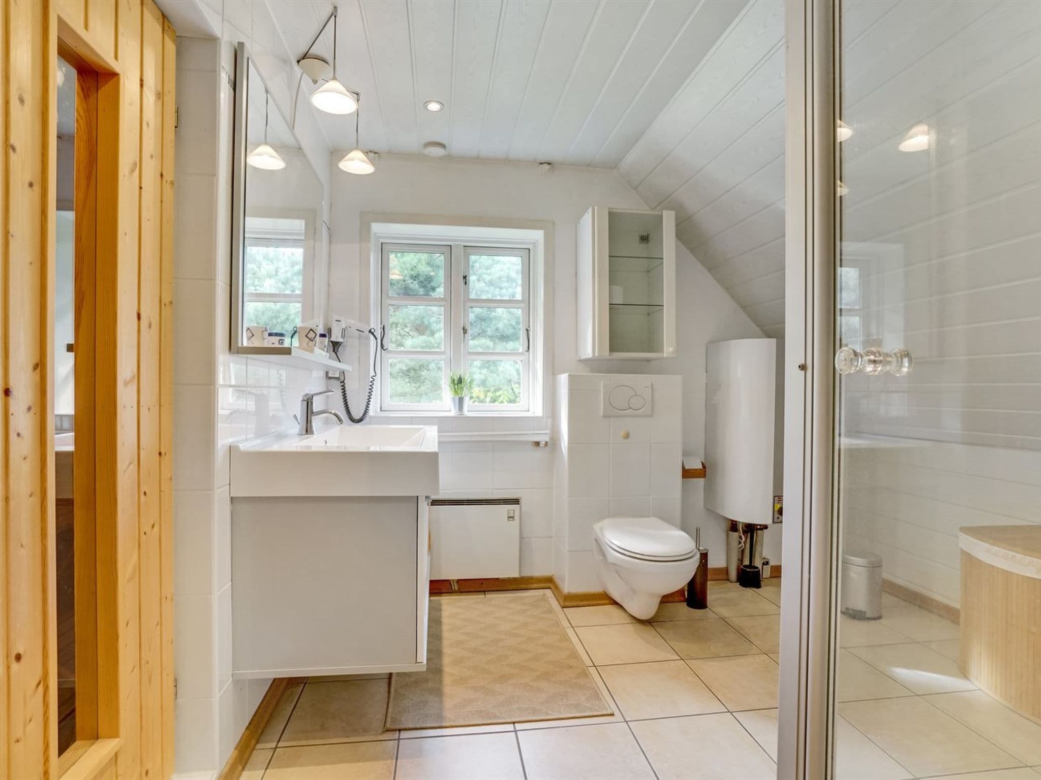 Bathroom / Wellness