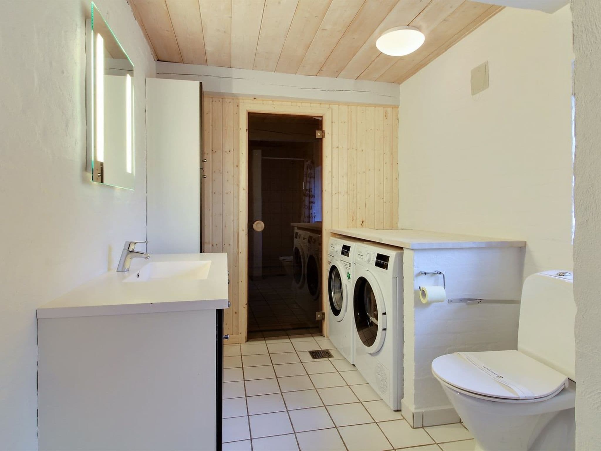 Bathroom / Wellness