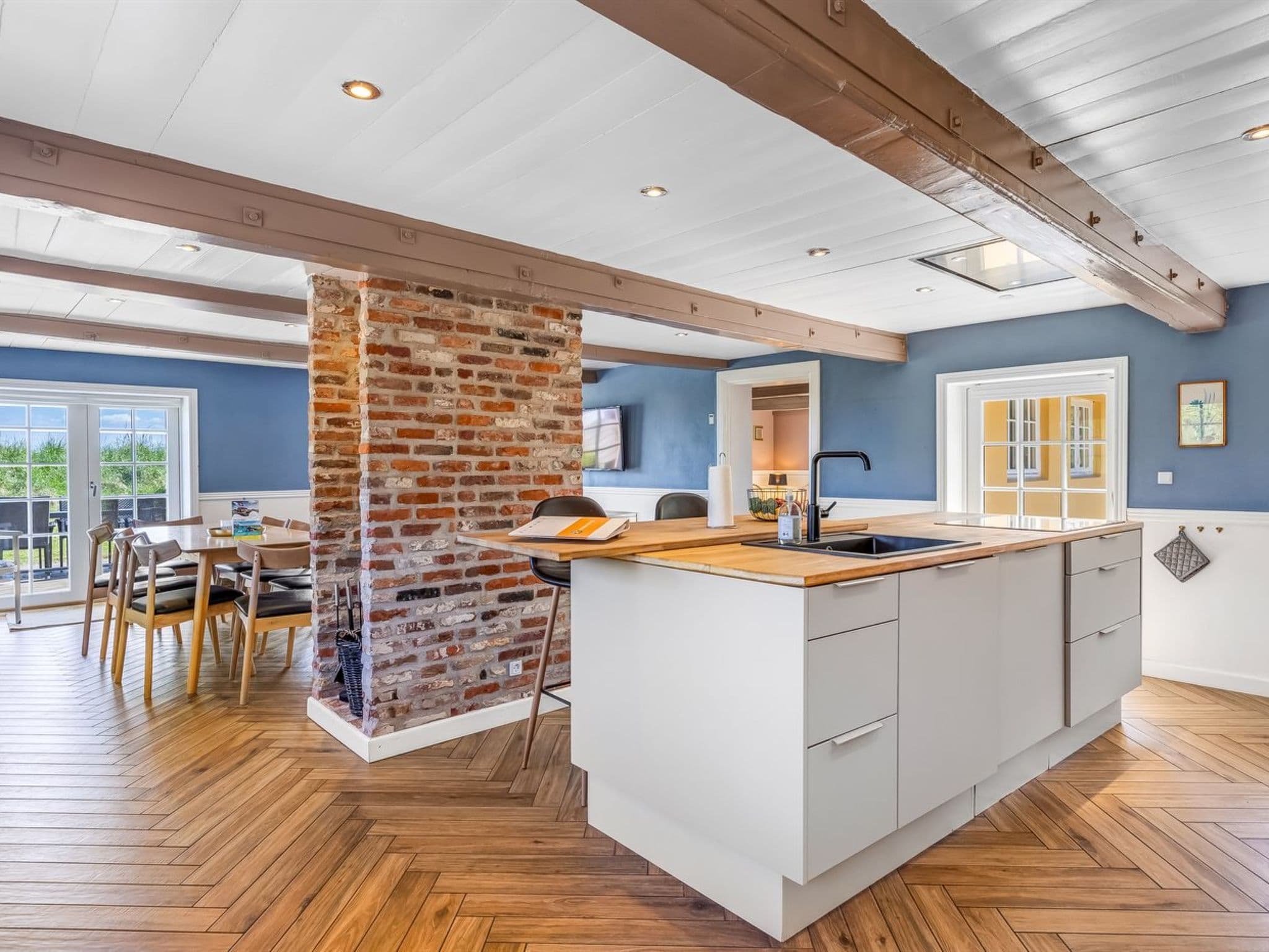 Kitchen / Dining Room