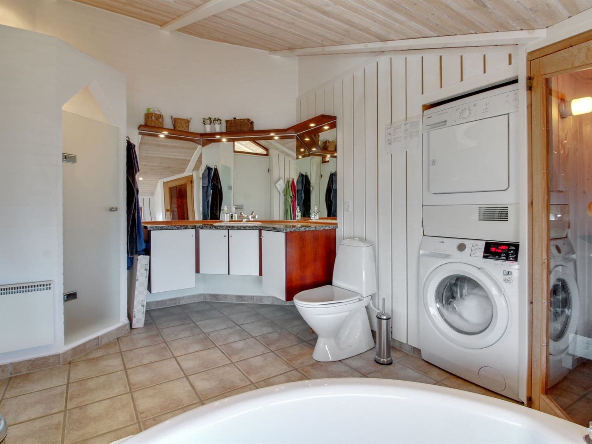 Bathroom / Wellness