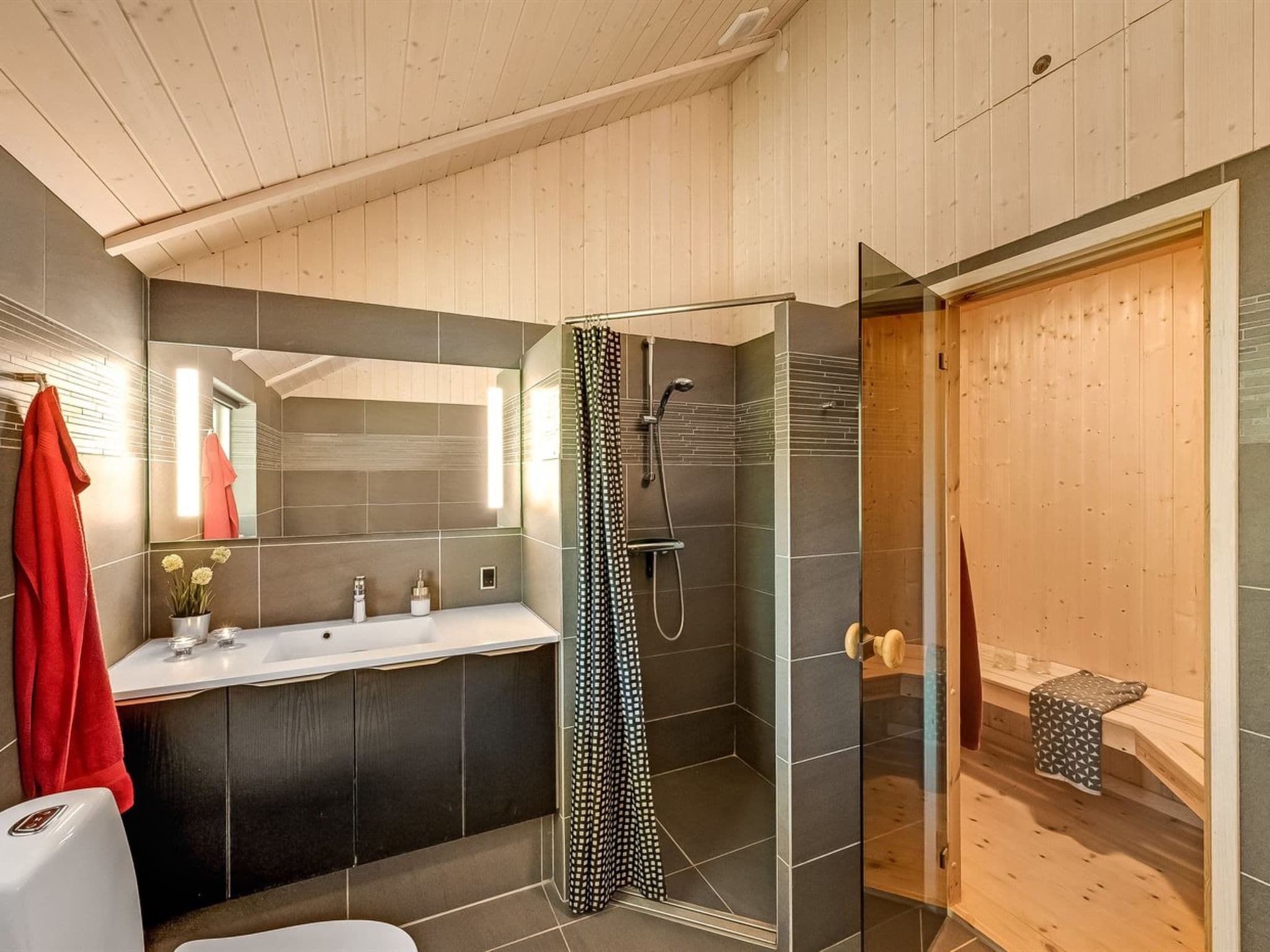 Bathroom / Wellness