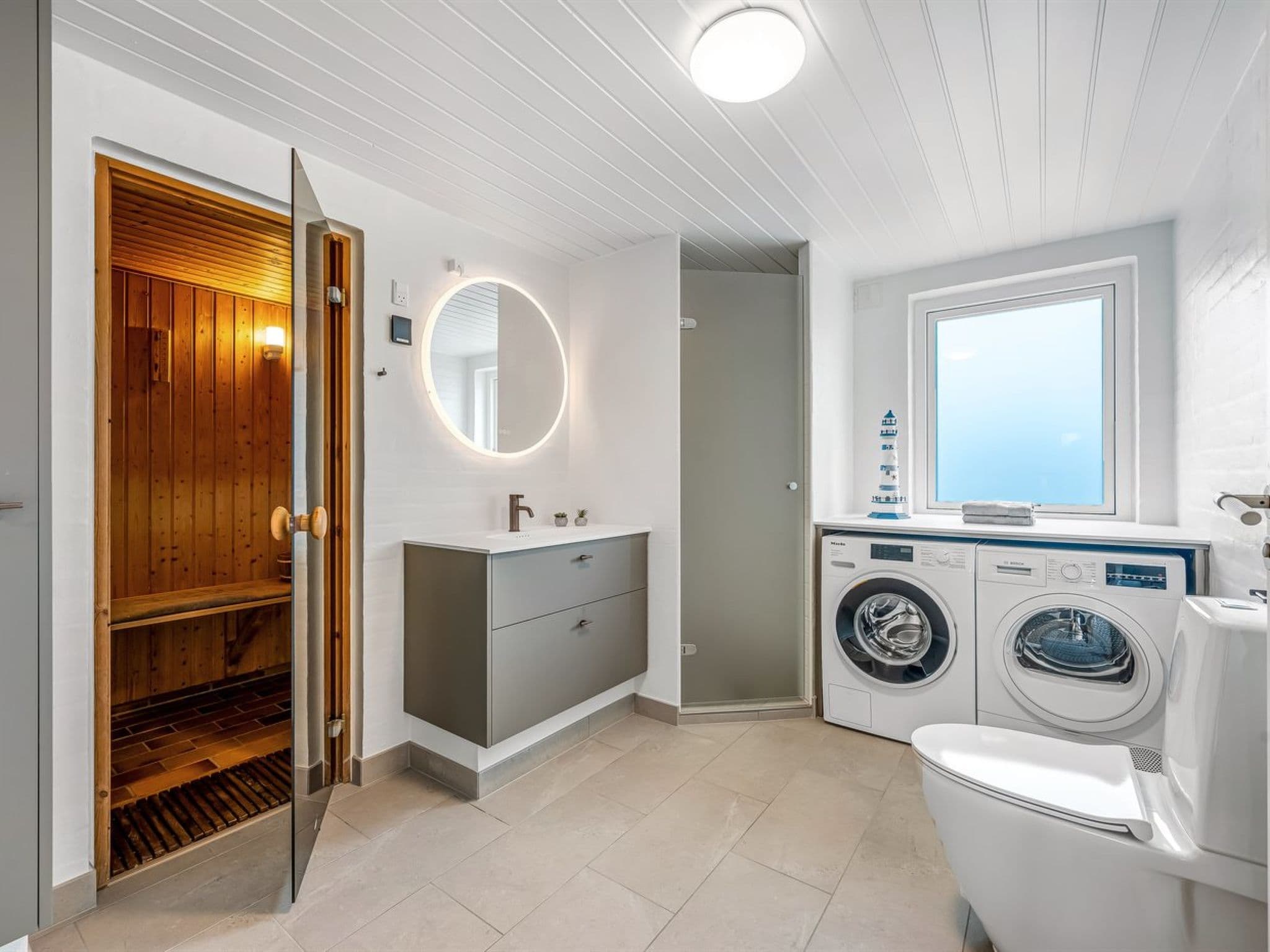 Bathroom / Wellness