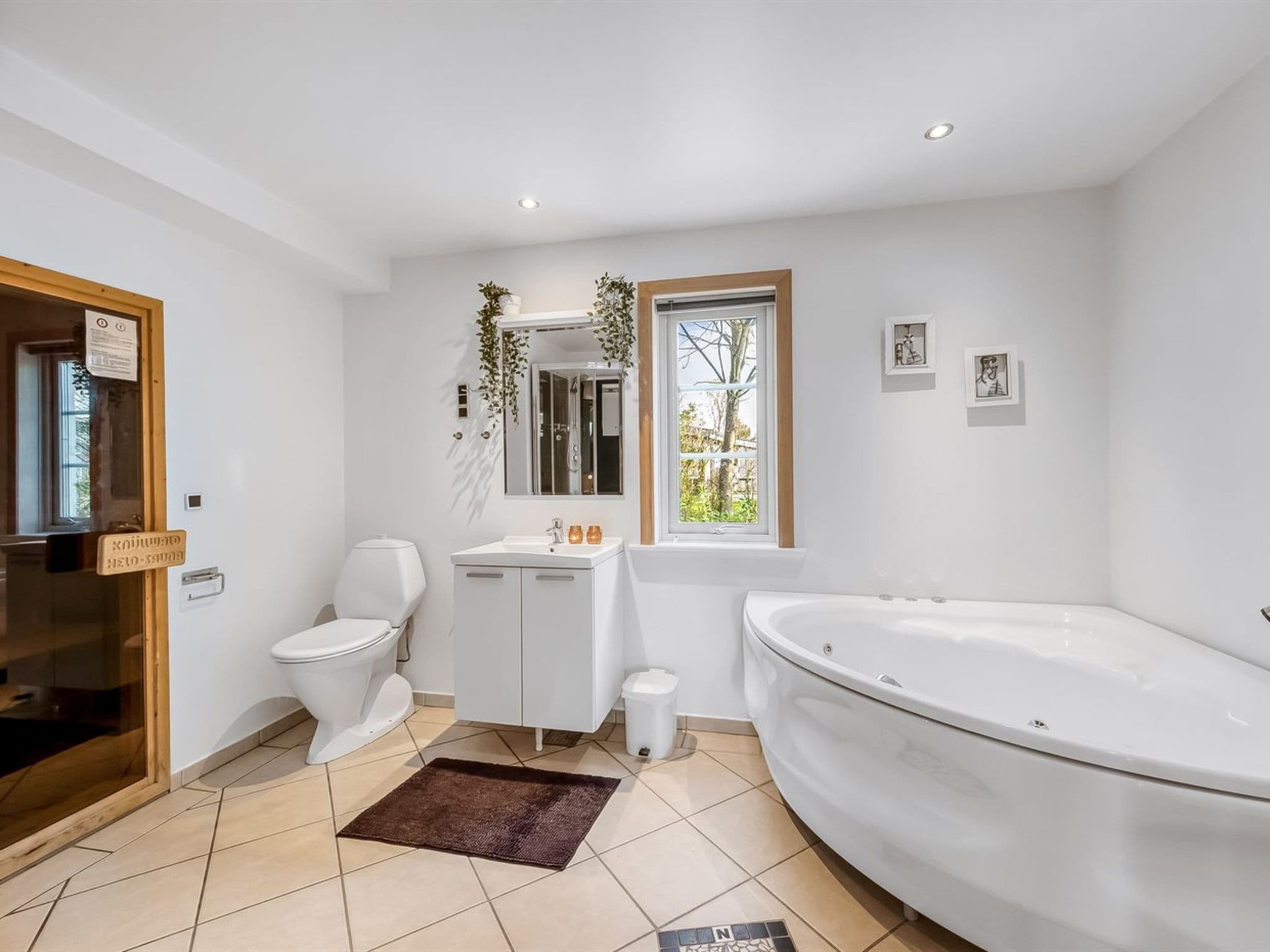 Bathroom / Wellness