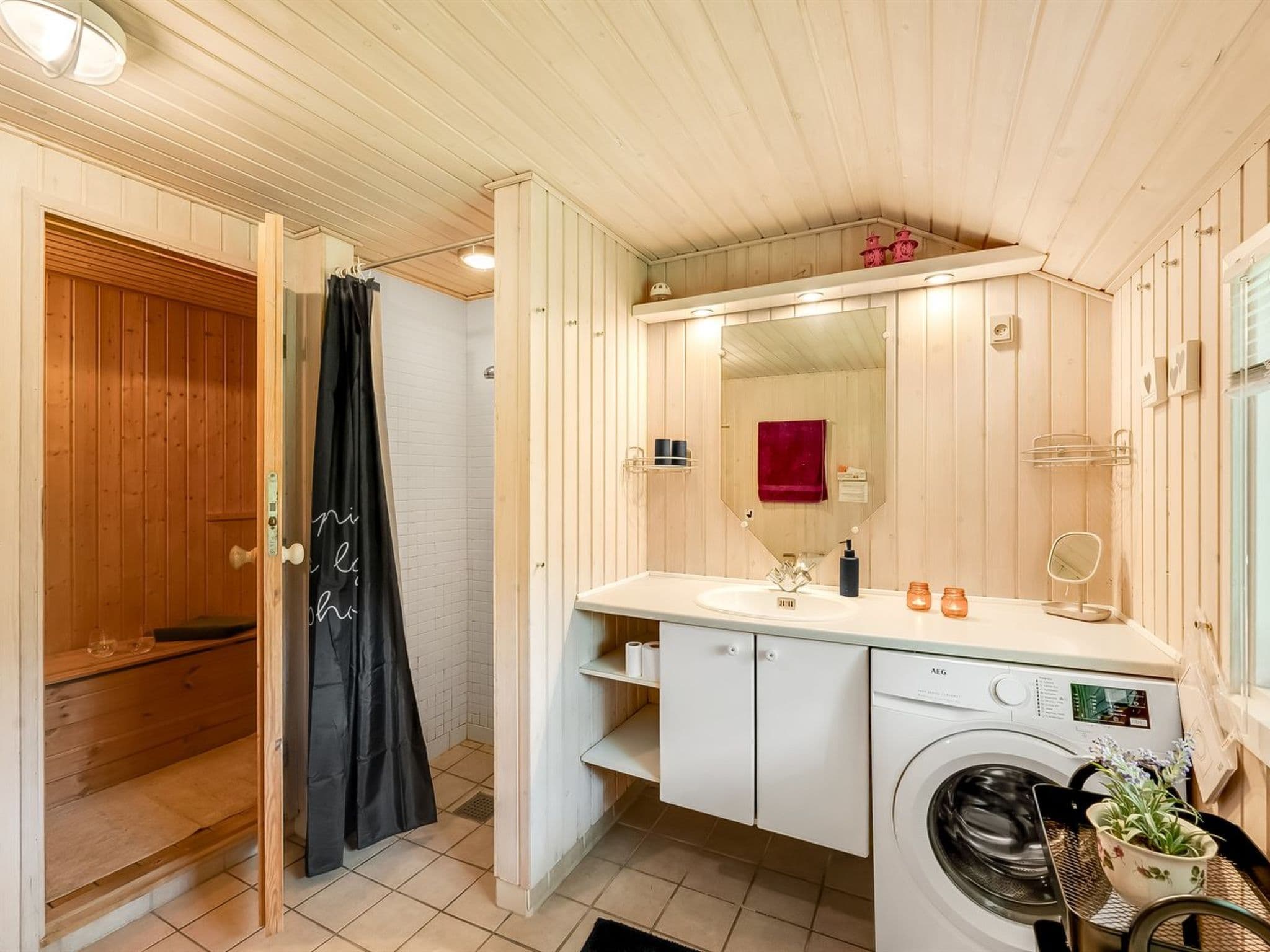 Bathroom / Wellness