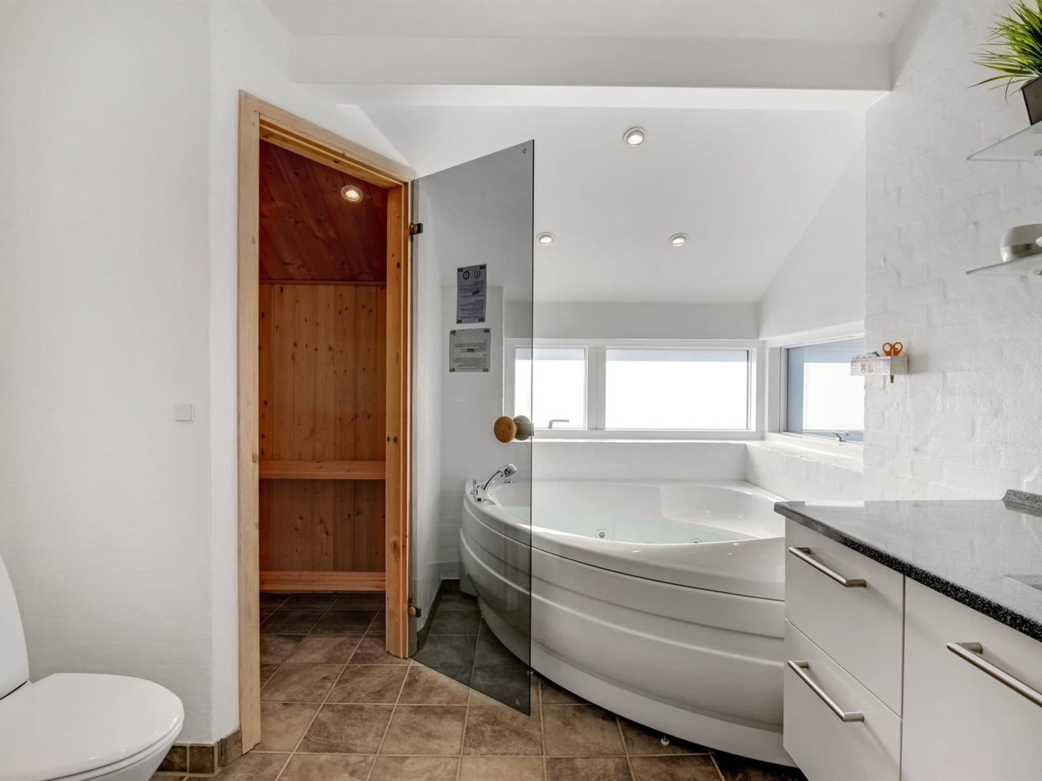 Bathroom / Wellness