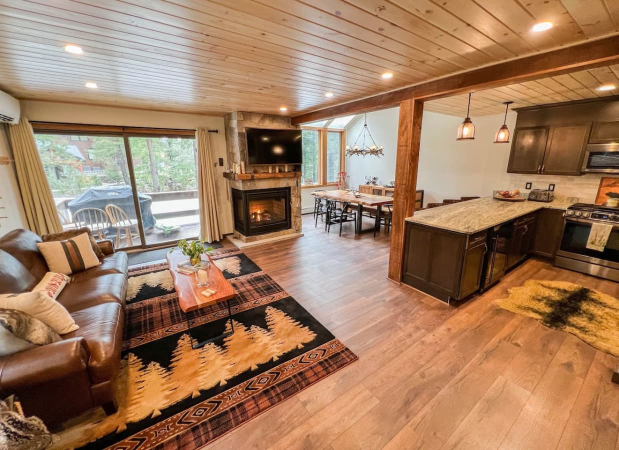 Luxury Attitash Mountainside Home, Rivers + Mtns!