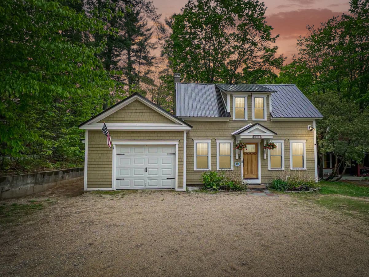 Cozy Home, Walk to N. Conway VLG and Cranmore Fun!