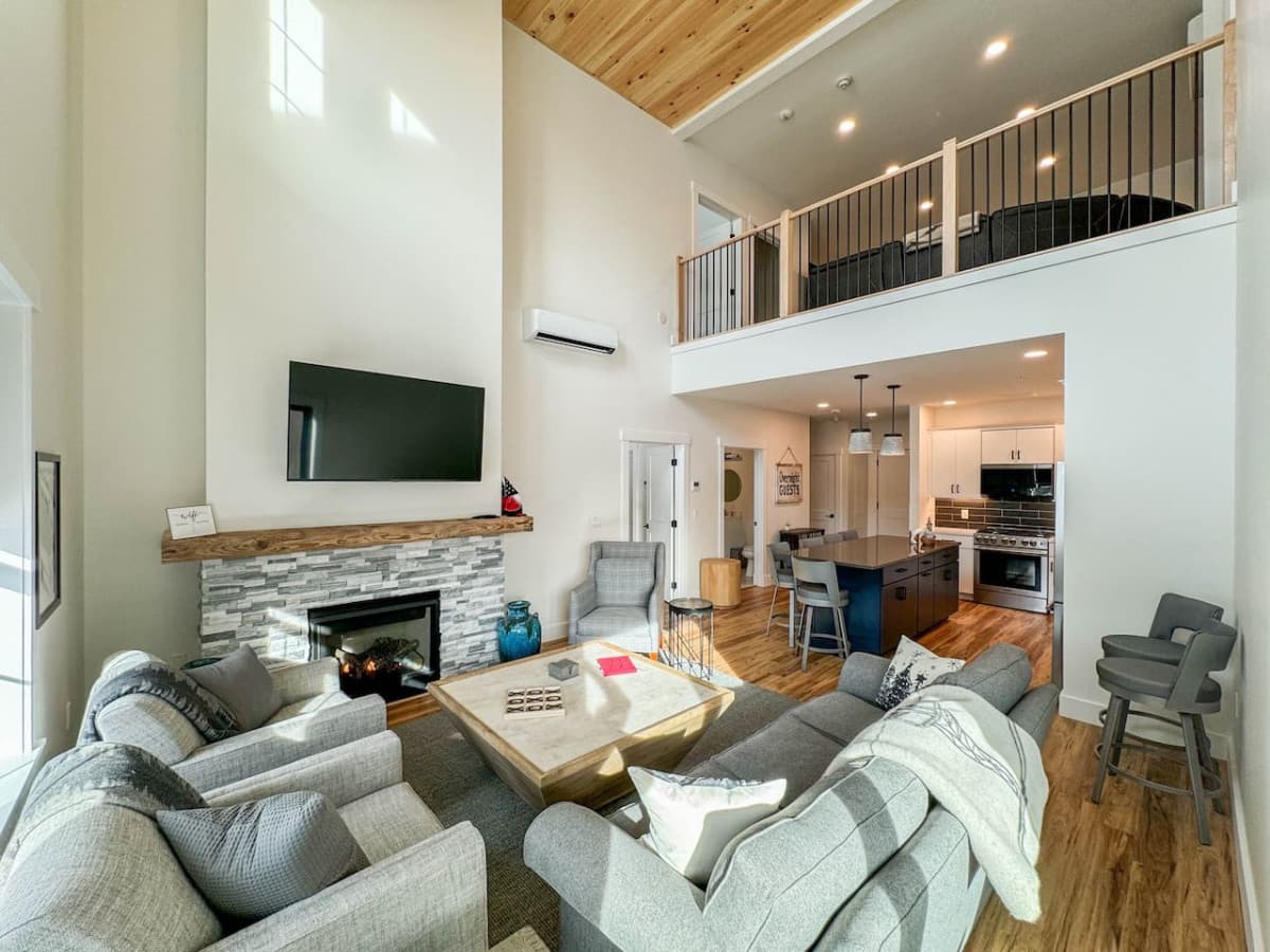 Cranmore | Brand New | 2-Story | Base of Mt | Pool