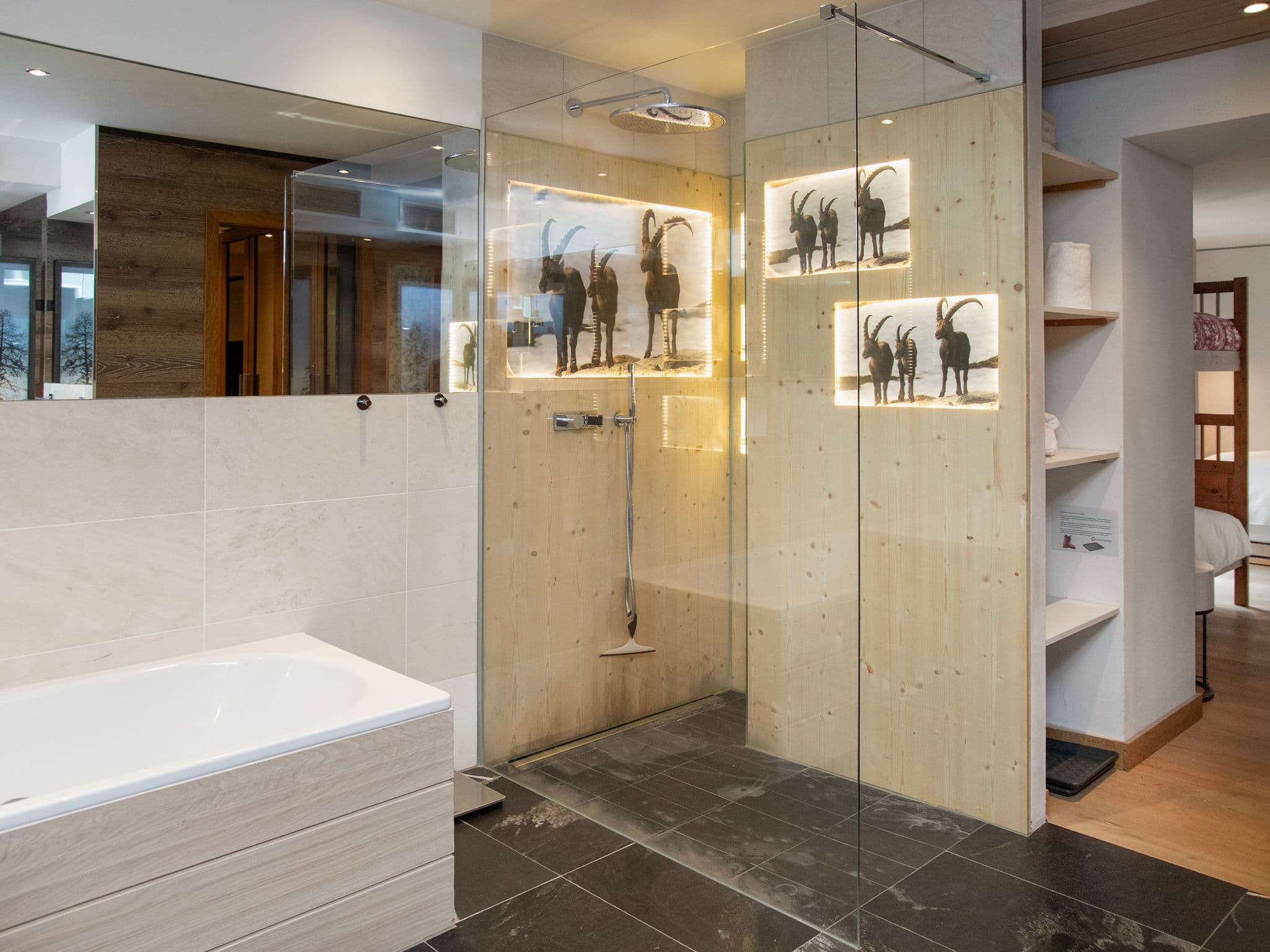 Bathroom / Wellness