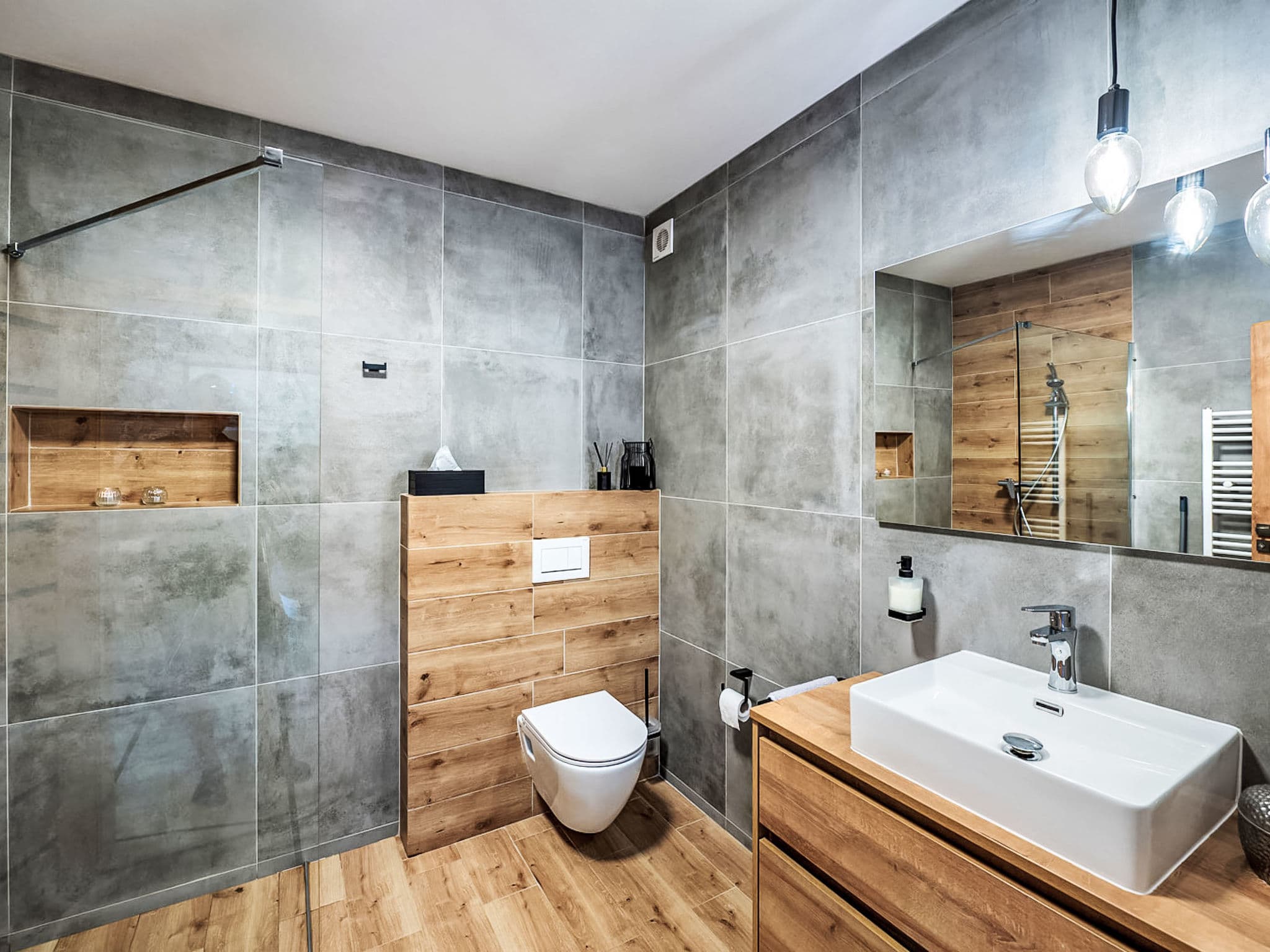 Bathroom / Wellness