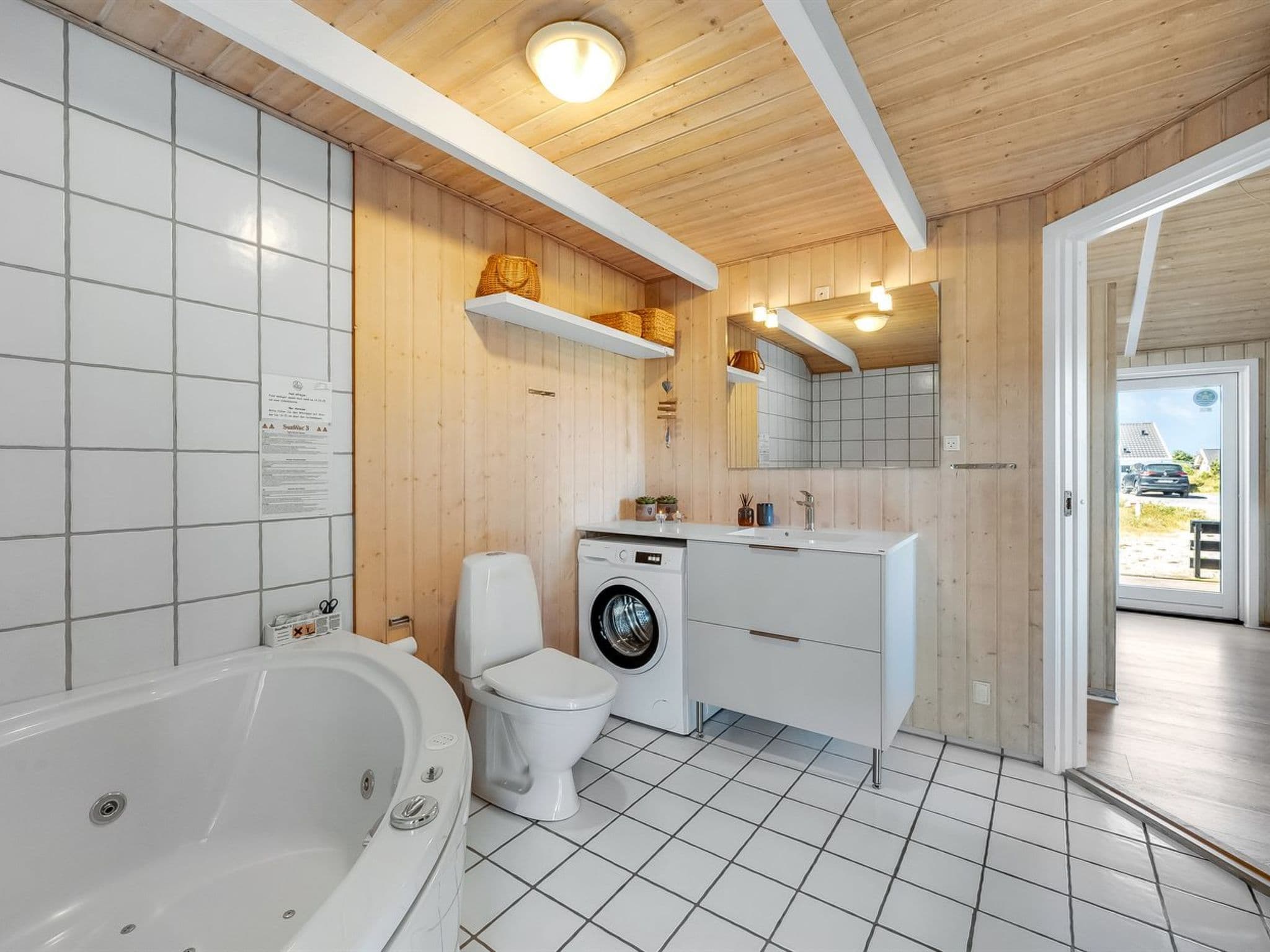 Bathroom / Wellness