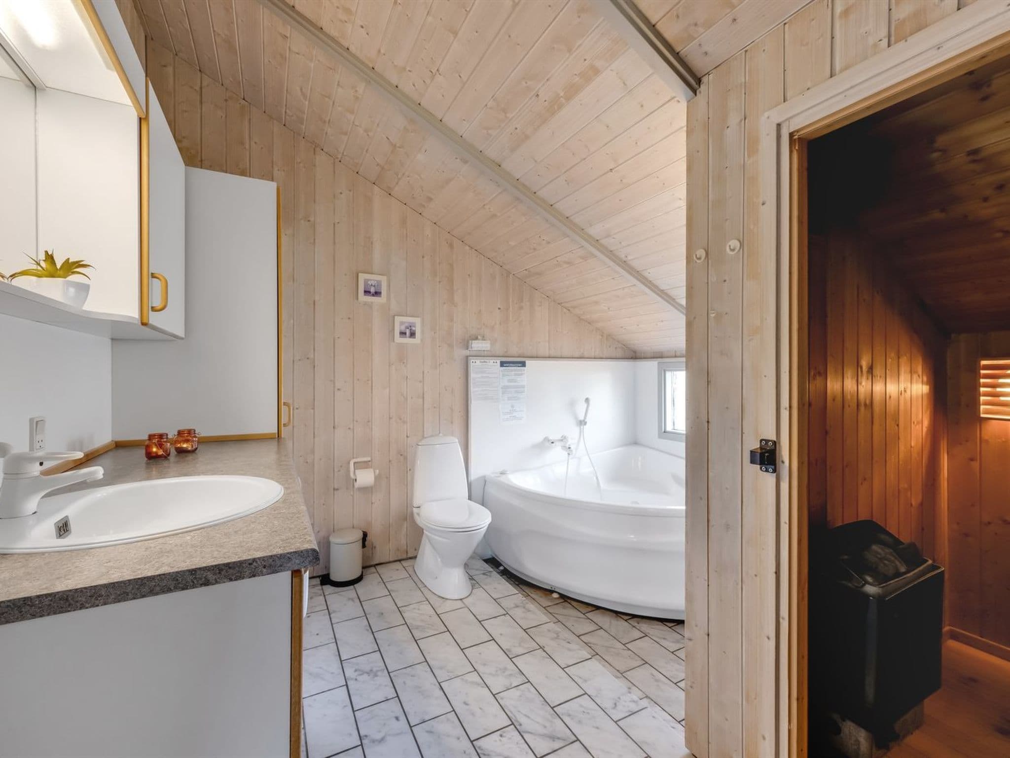 Bathroom / Wellness