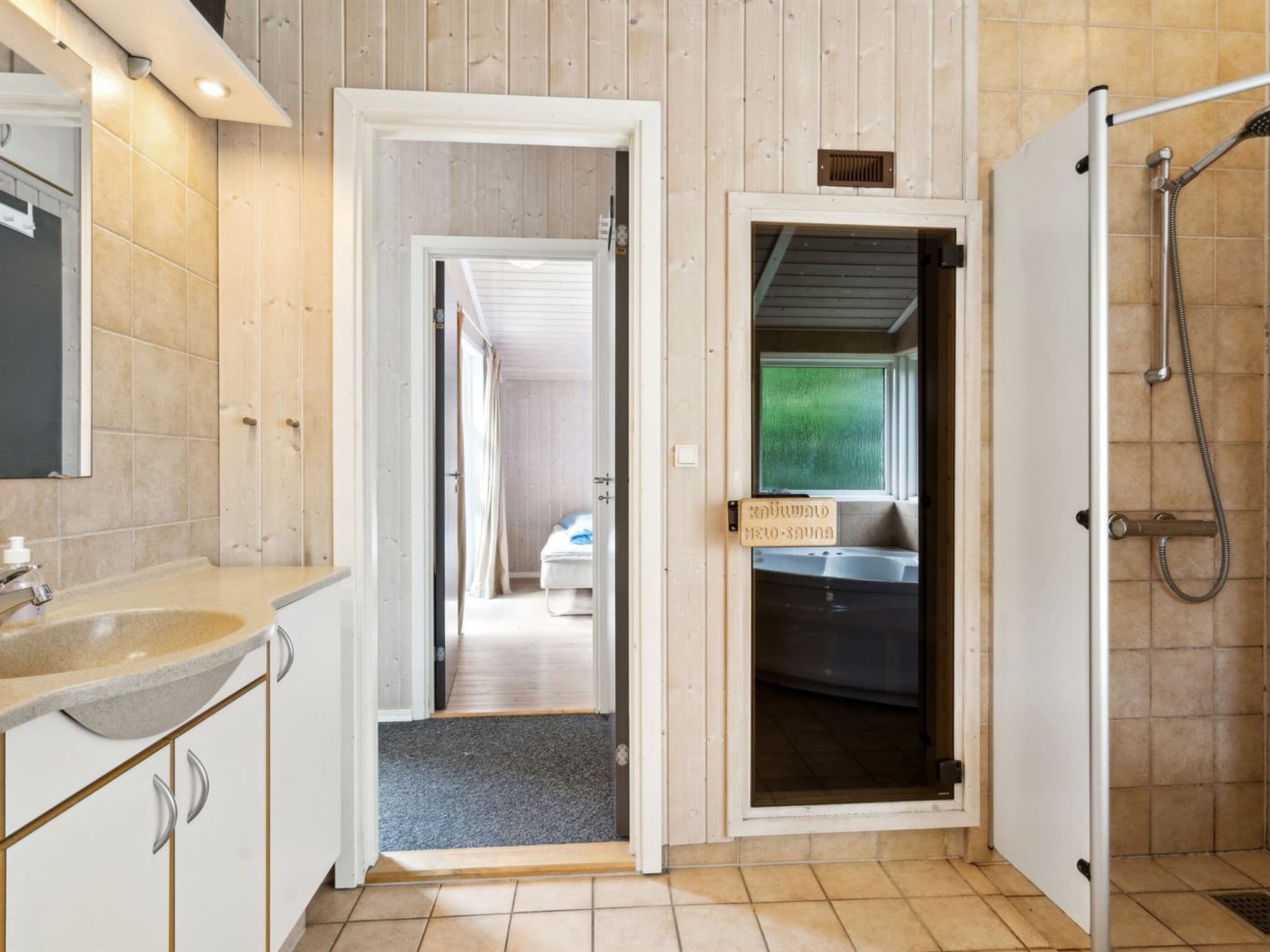 Bathroom / Wellness