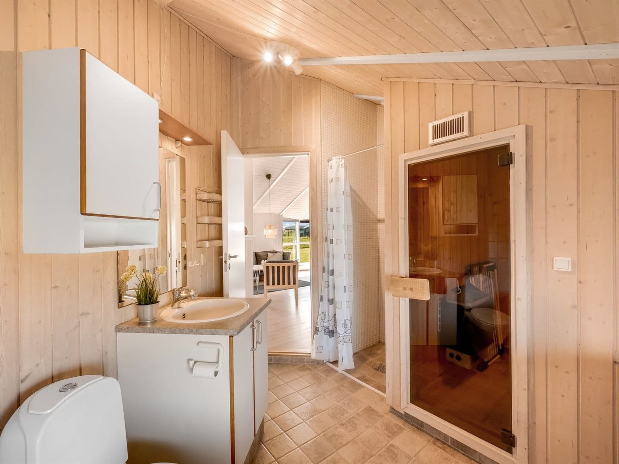 Bathroom / Wellness