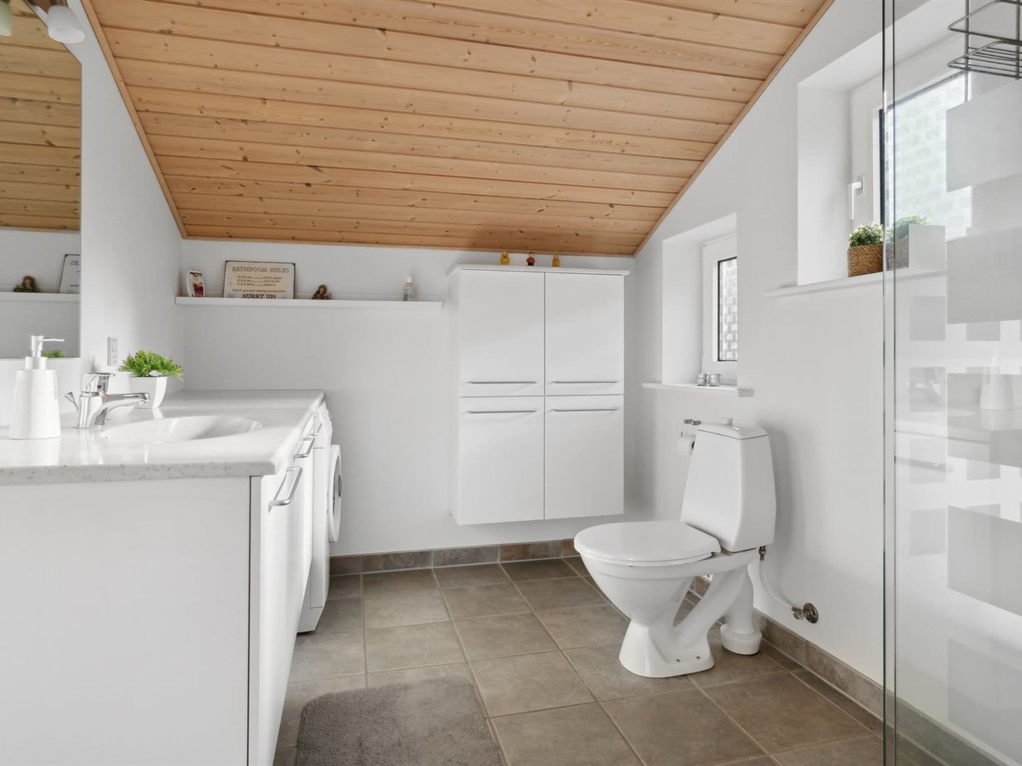 Bathroom / Wellness