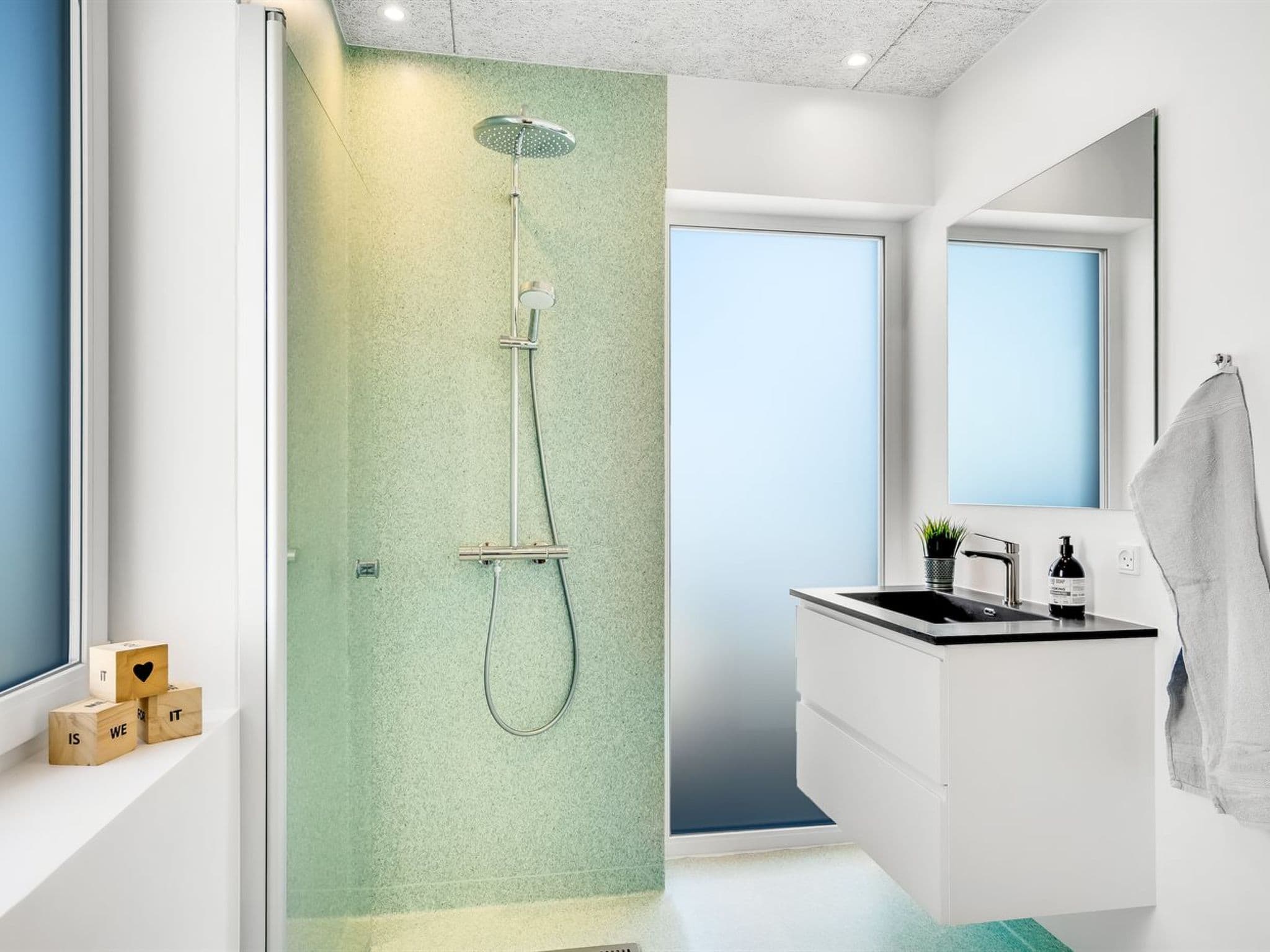 Bathroom / Wellness