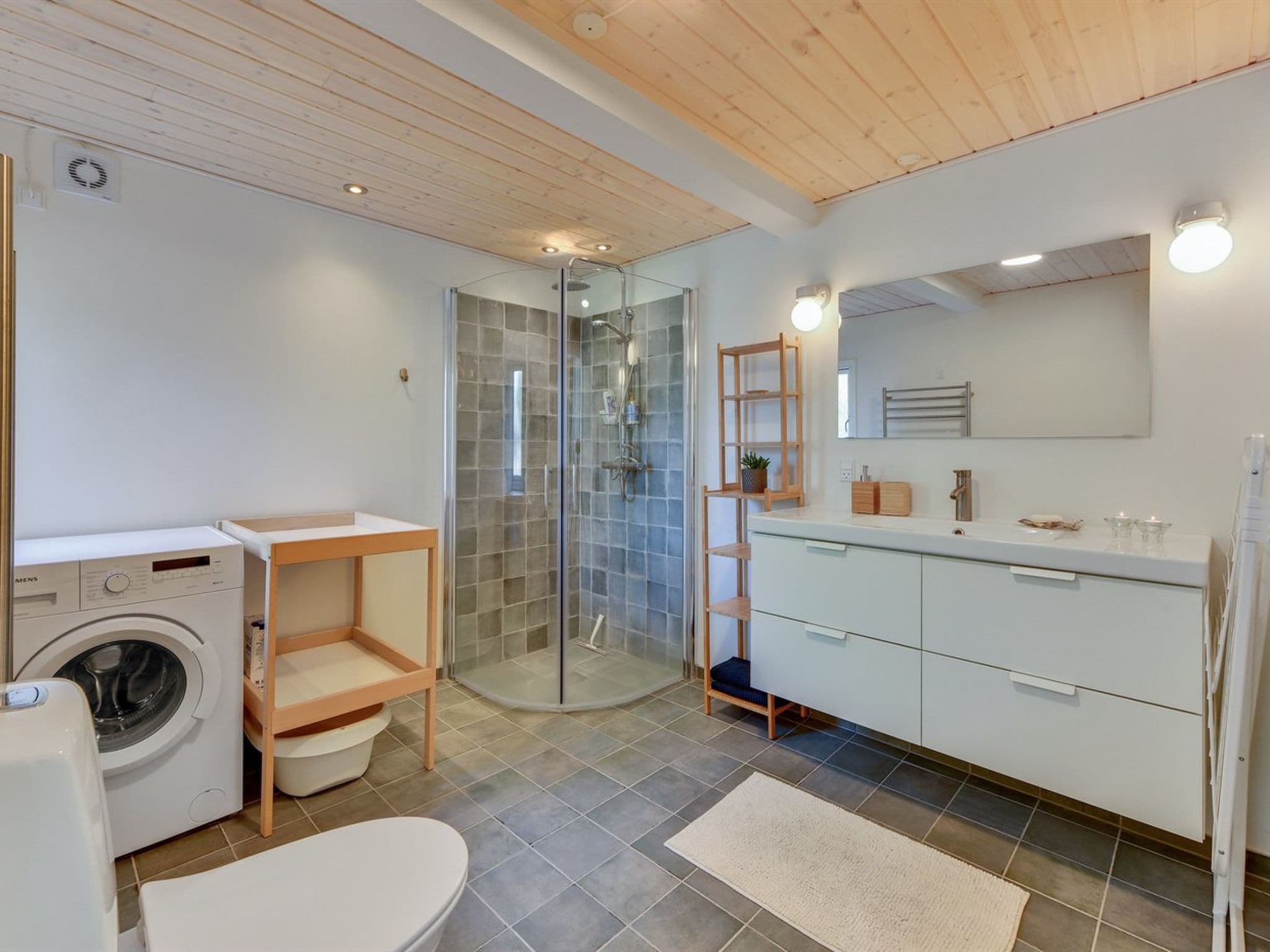 Bathroom / Wellness