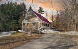 The West Nest | Private, Hot Tub, Central, 4 Bdrm