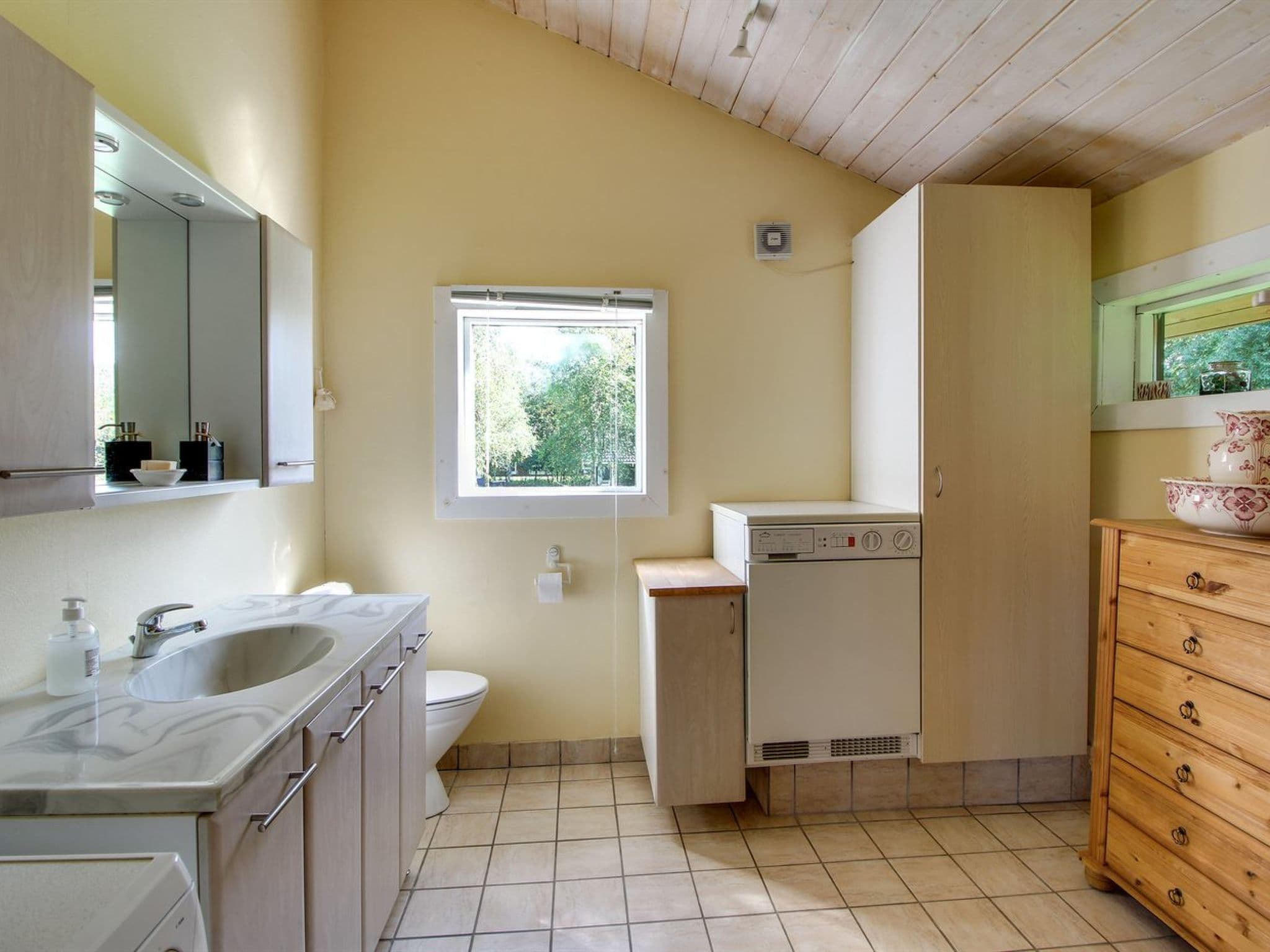 Bathroom / Wellness