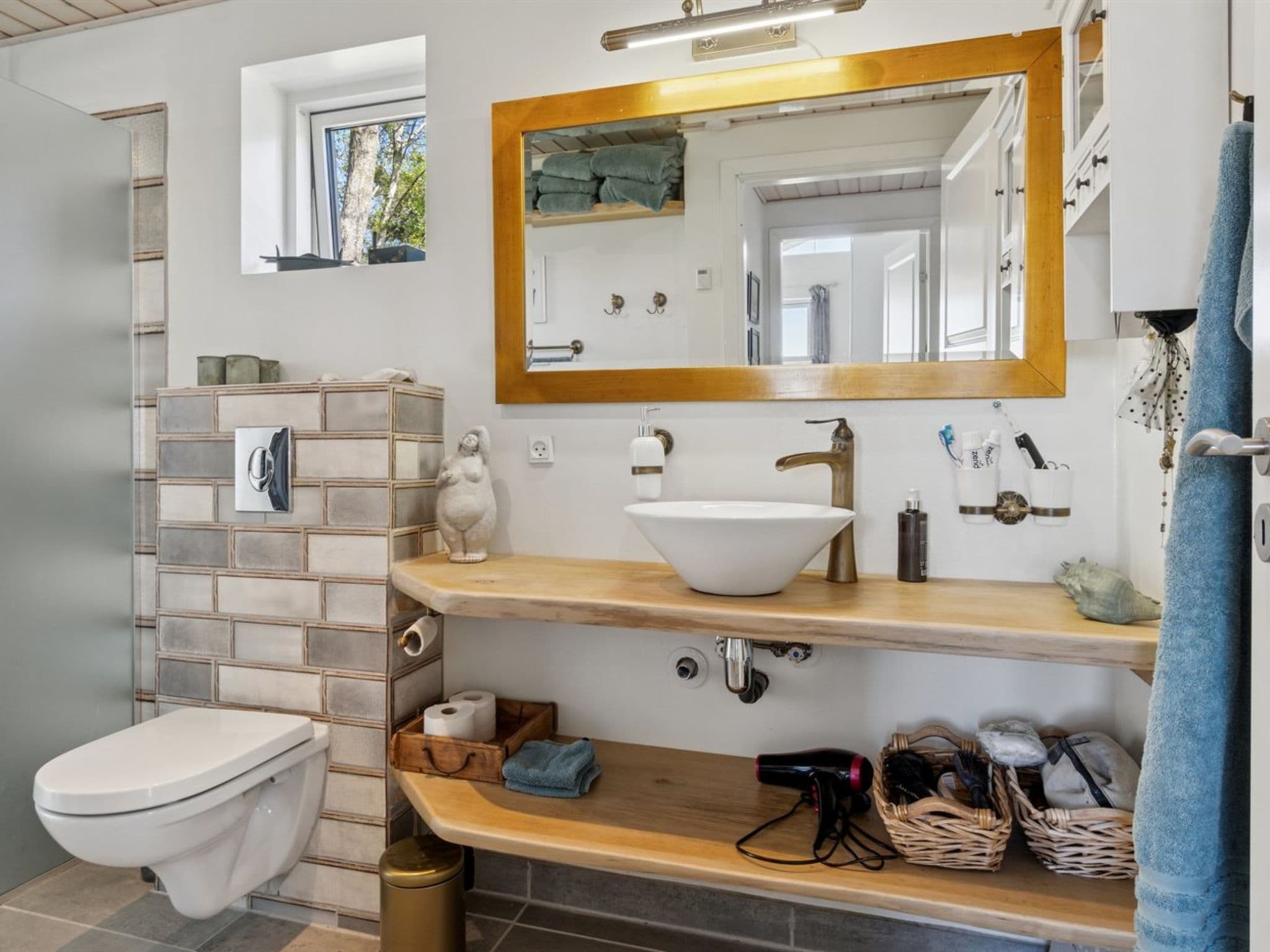 Bathroom / Wellness