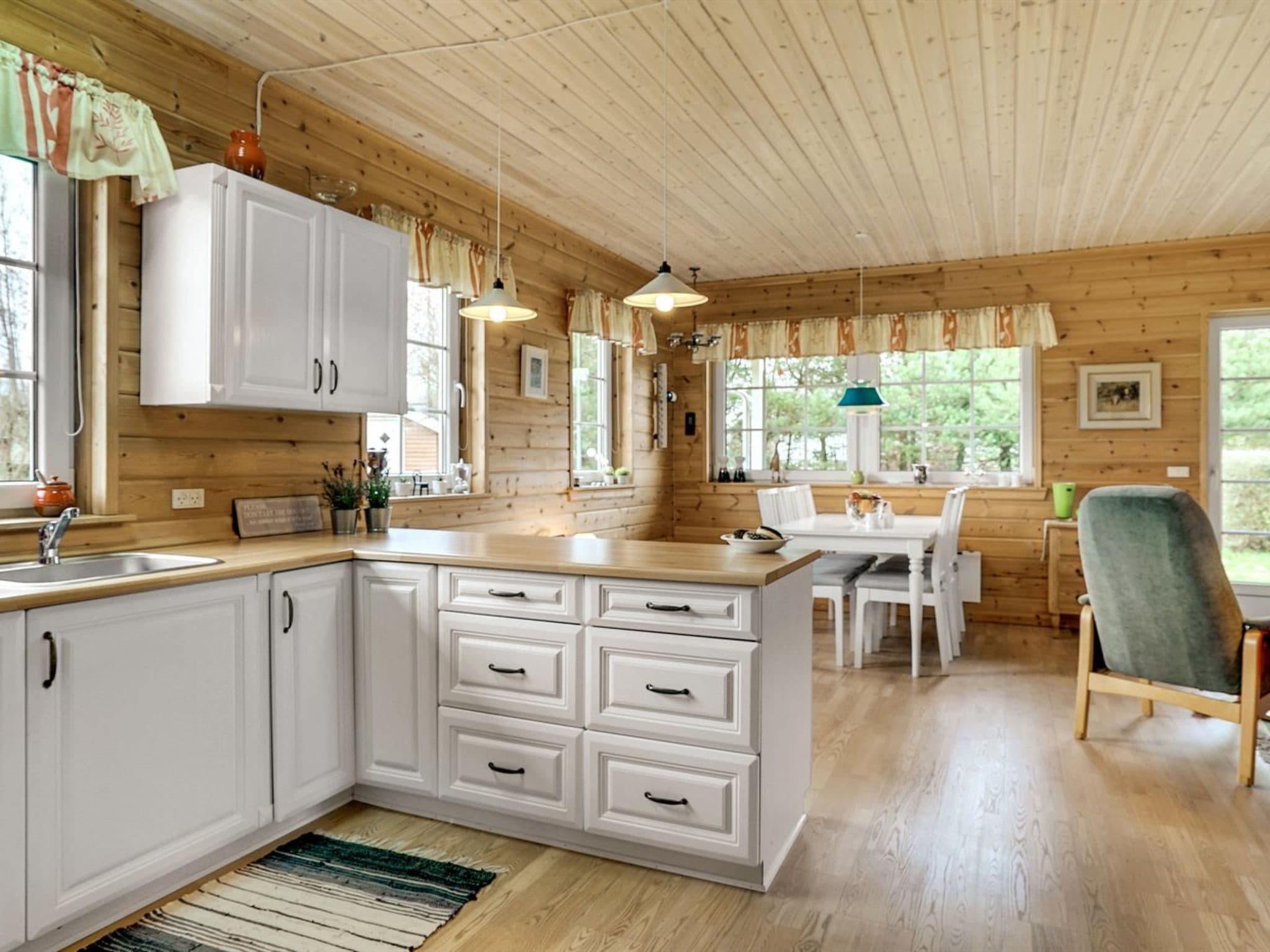 Kitchen / Dining Room