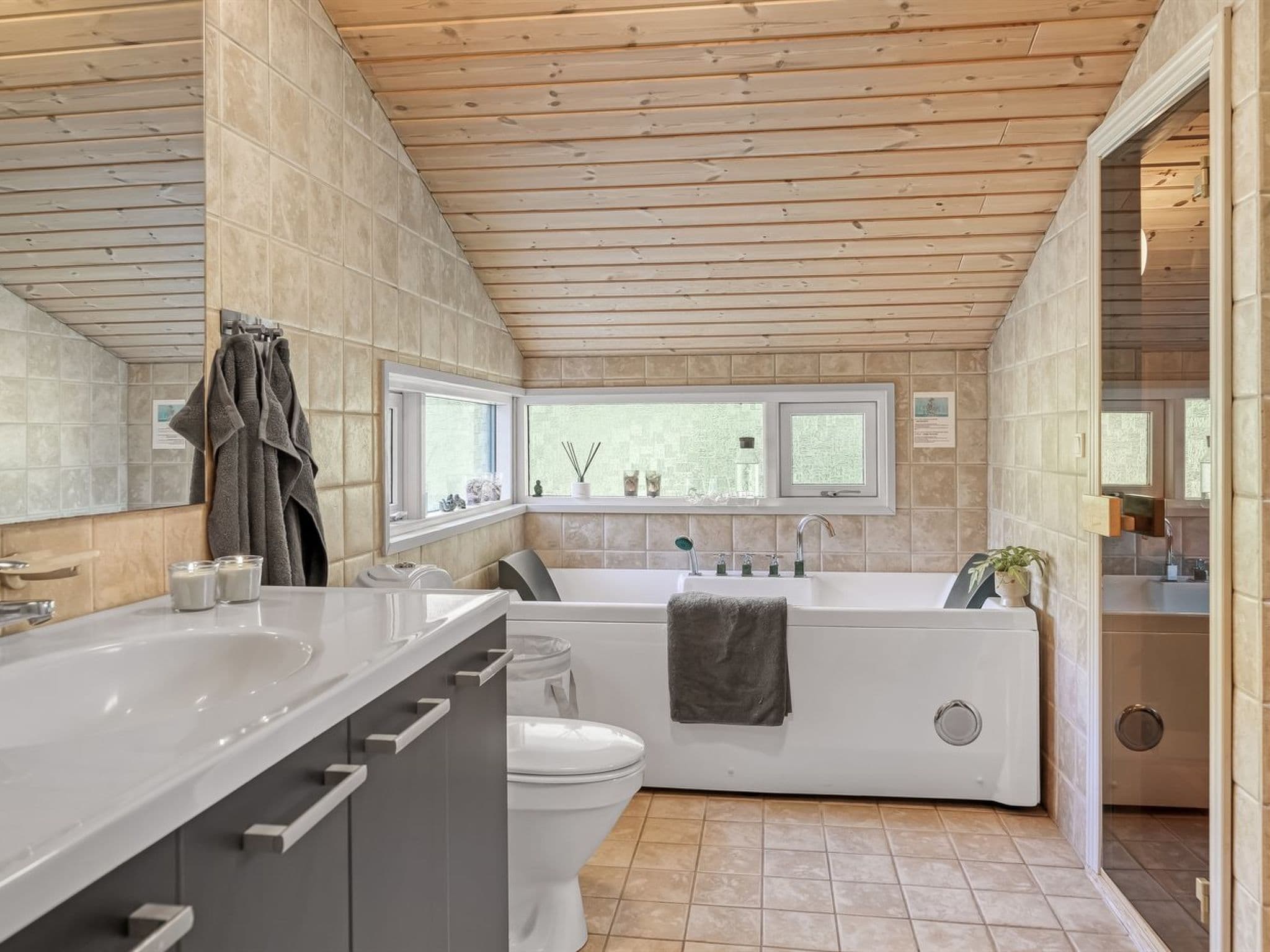 Bathroom / Wellness