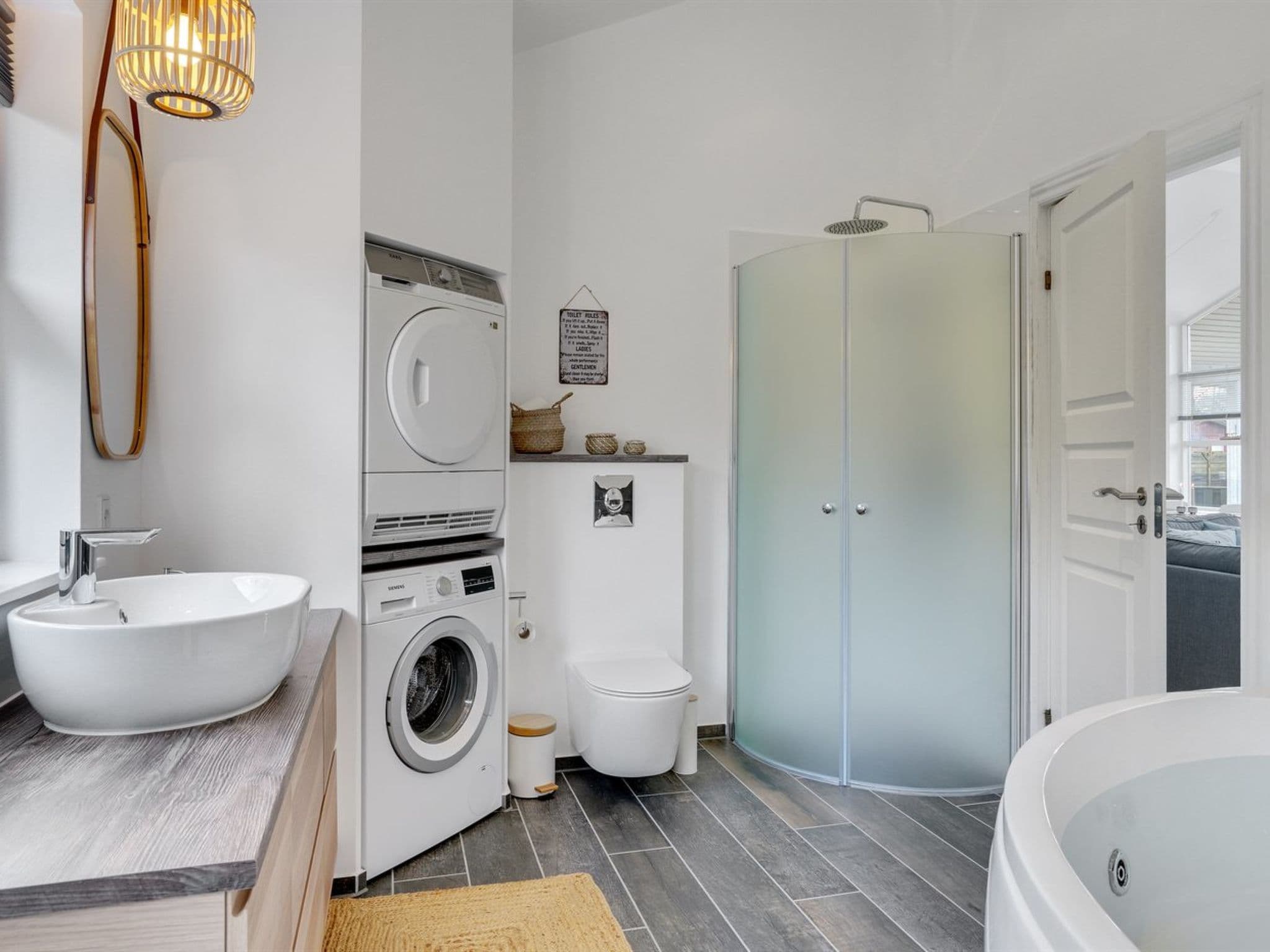 Bathroom / Wellness